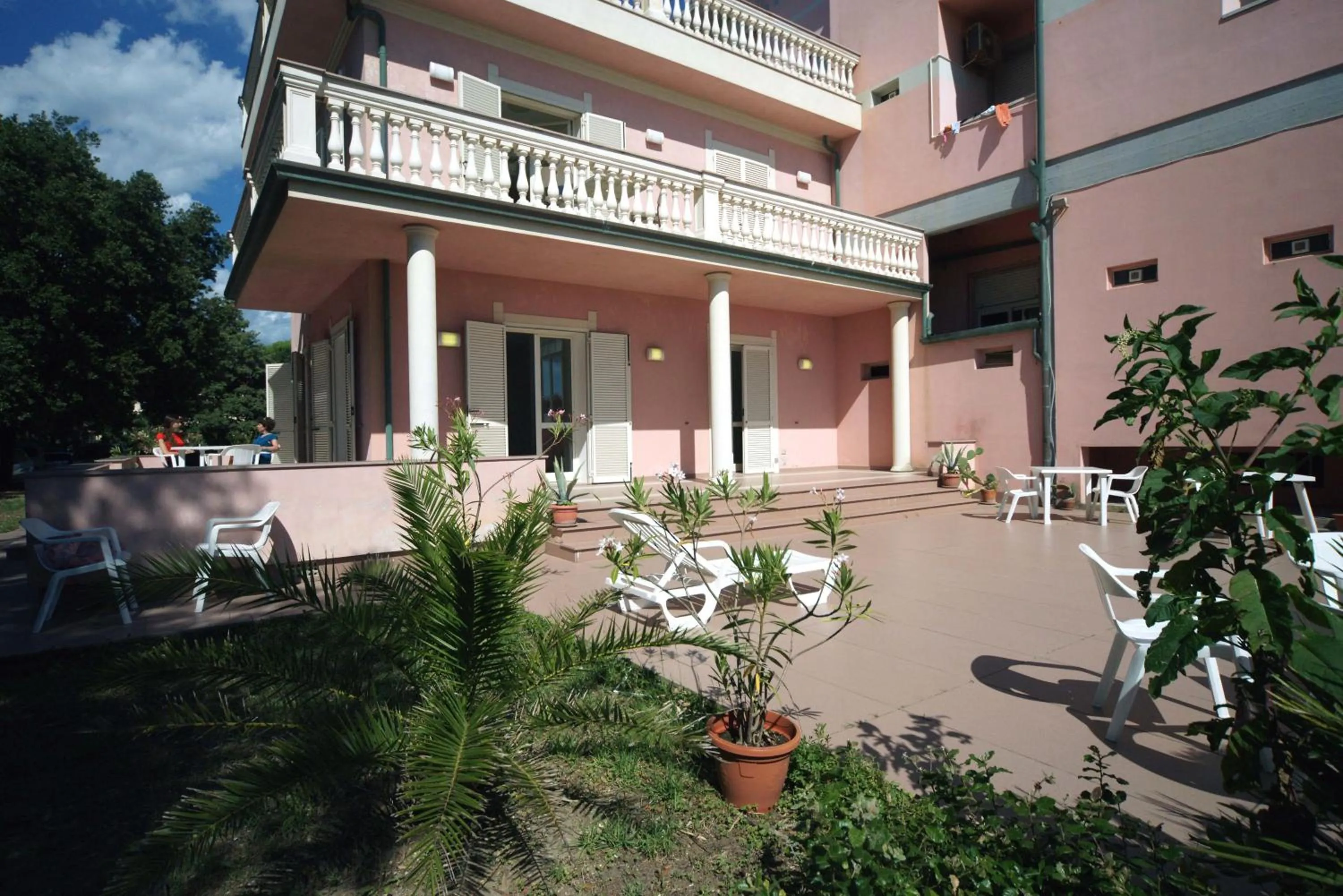 Patio in Hotel Happy