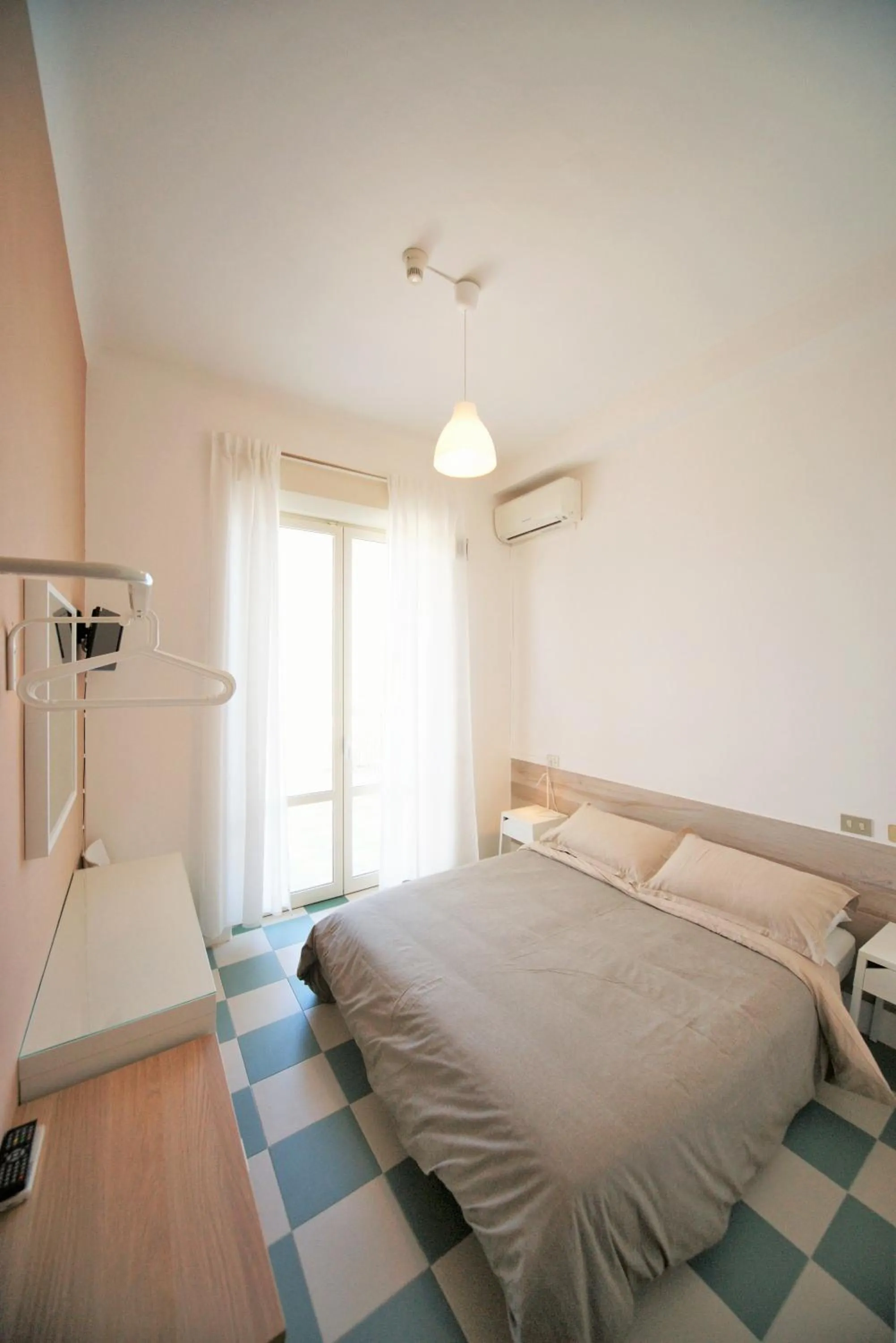 Photo of the whole room, Bed in Hotel Happy