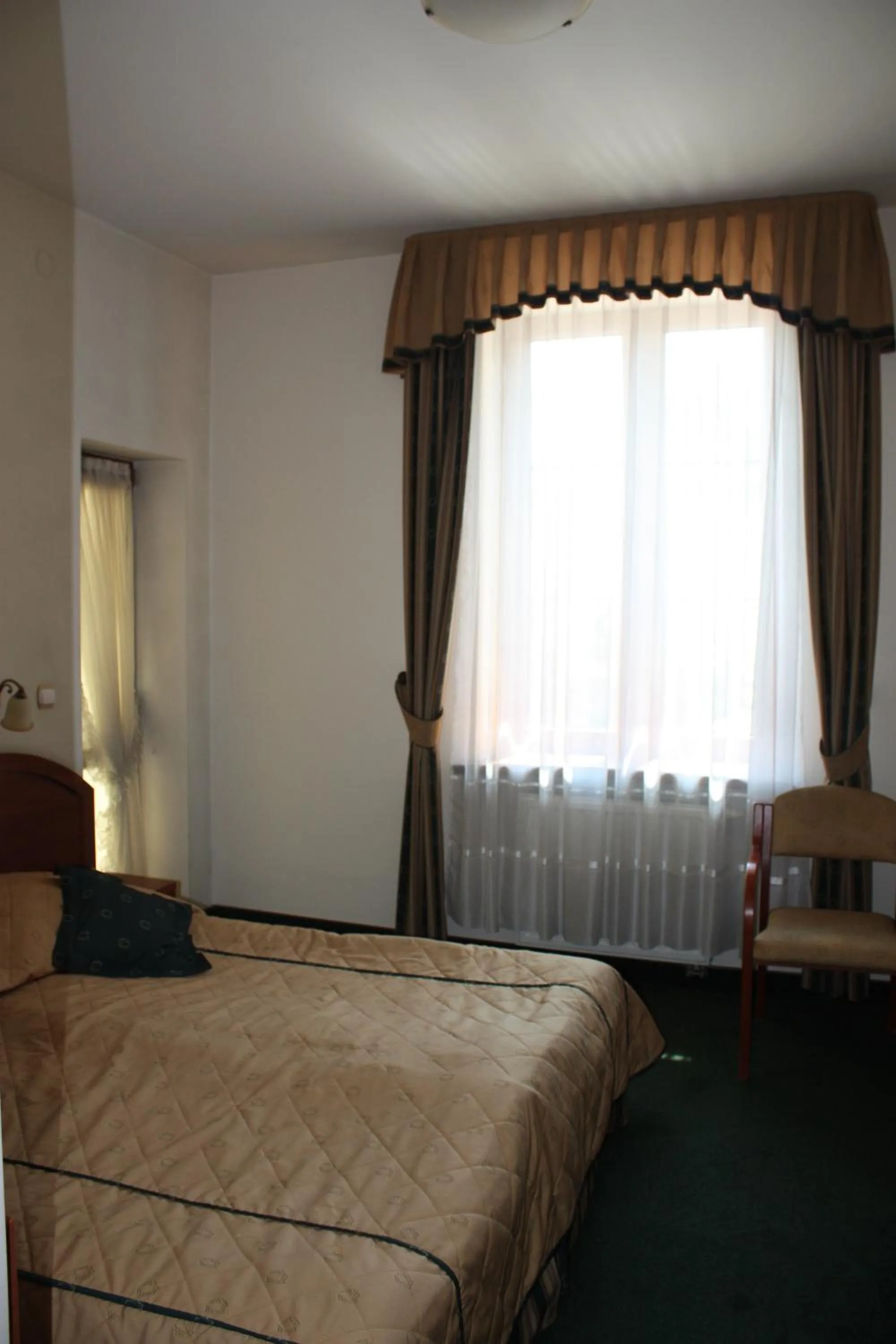 Photo of the whole room, Bed in Hotel Saol