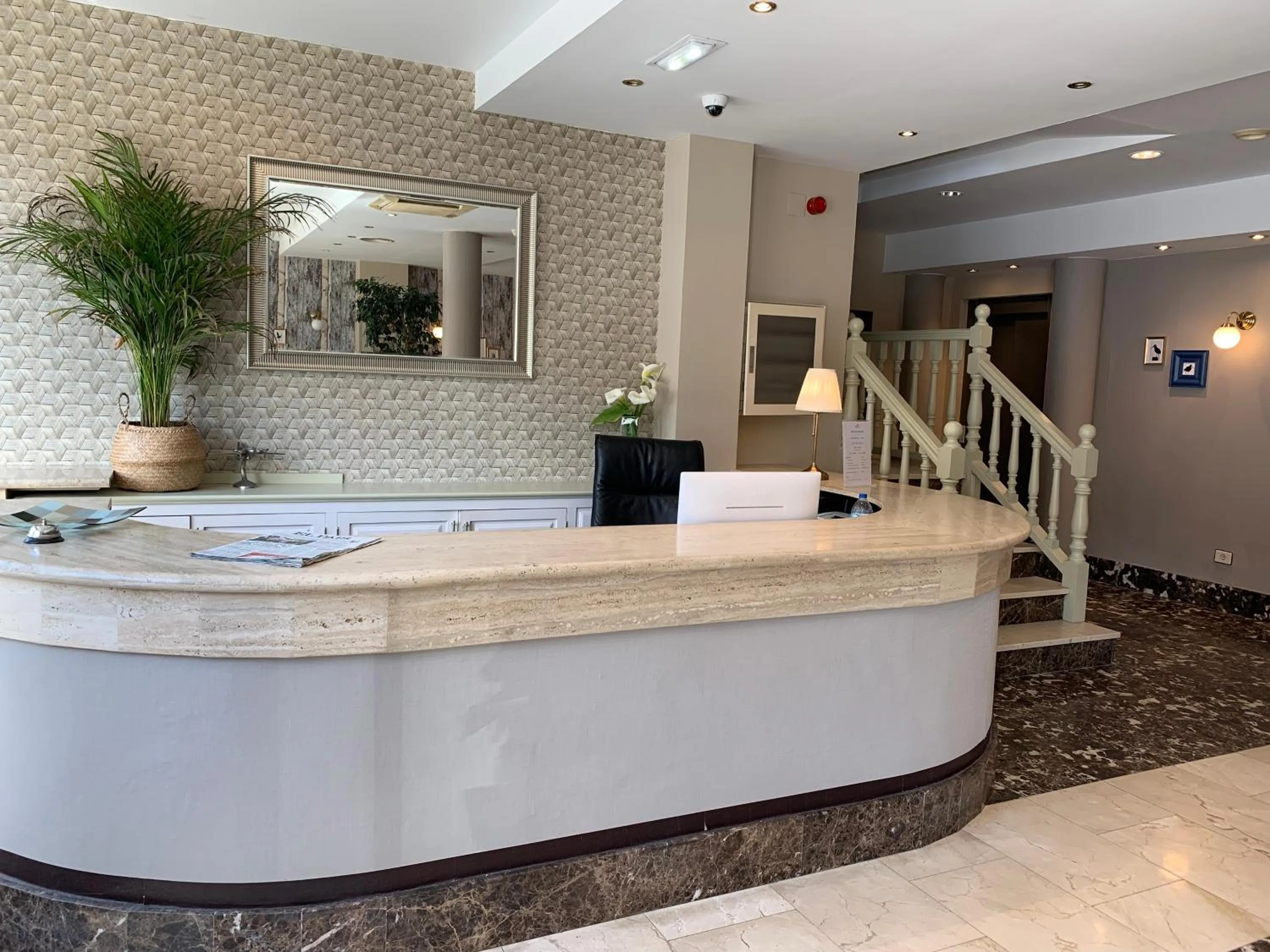 Lobby or reception in Hotel Arcea Villaviciosa