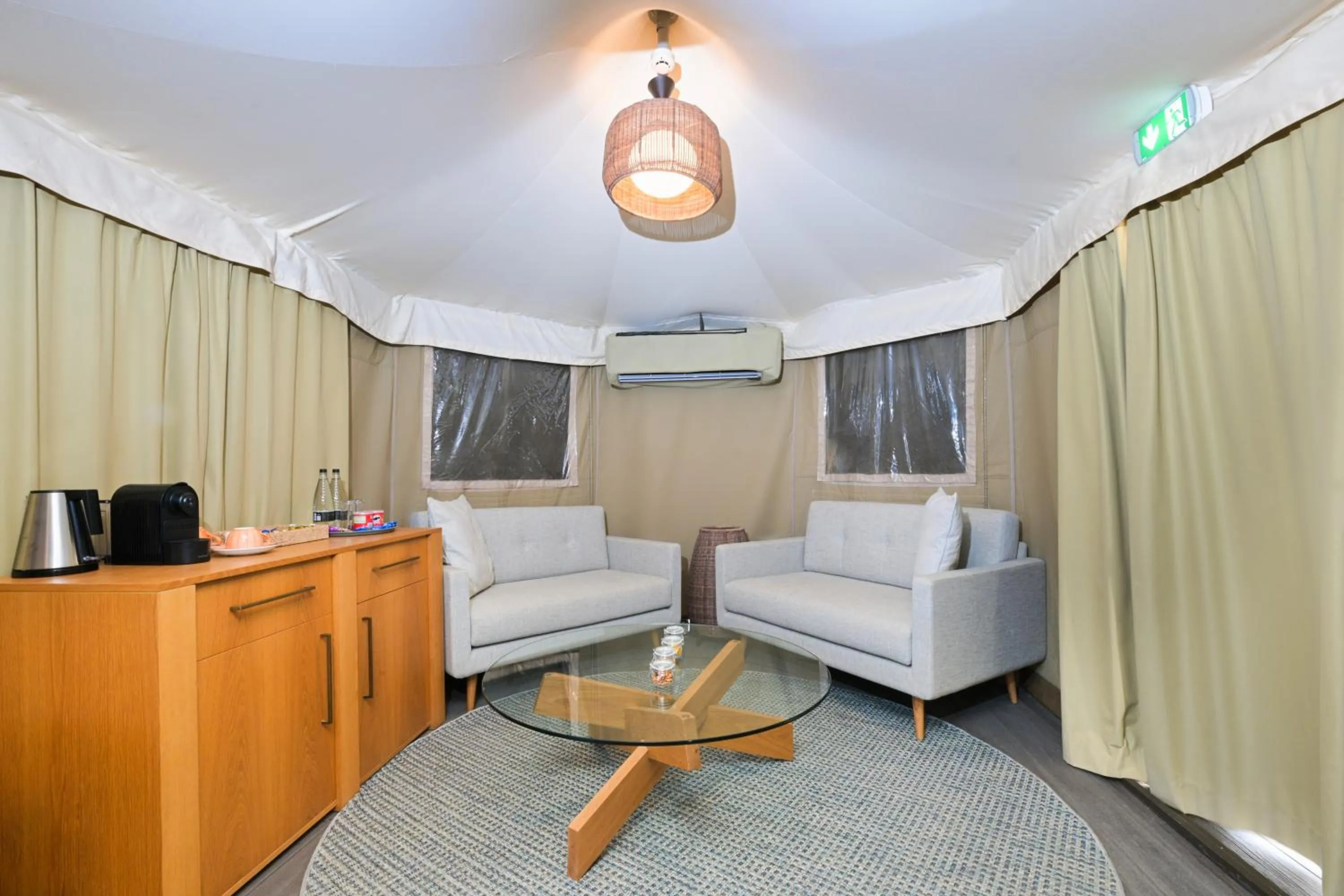 Coffee/tea facilities in Kingfisher Retreat by Sharjah Collection