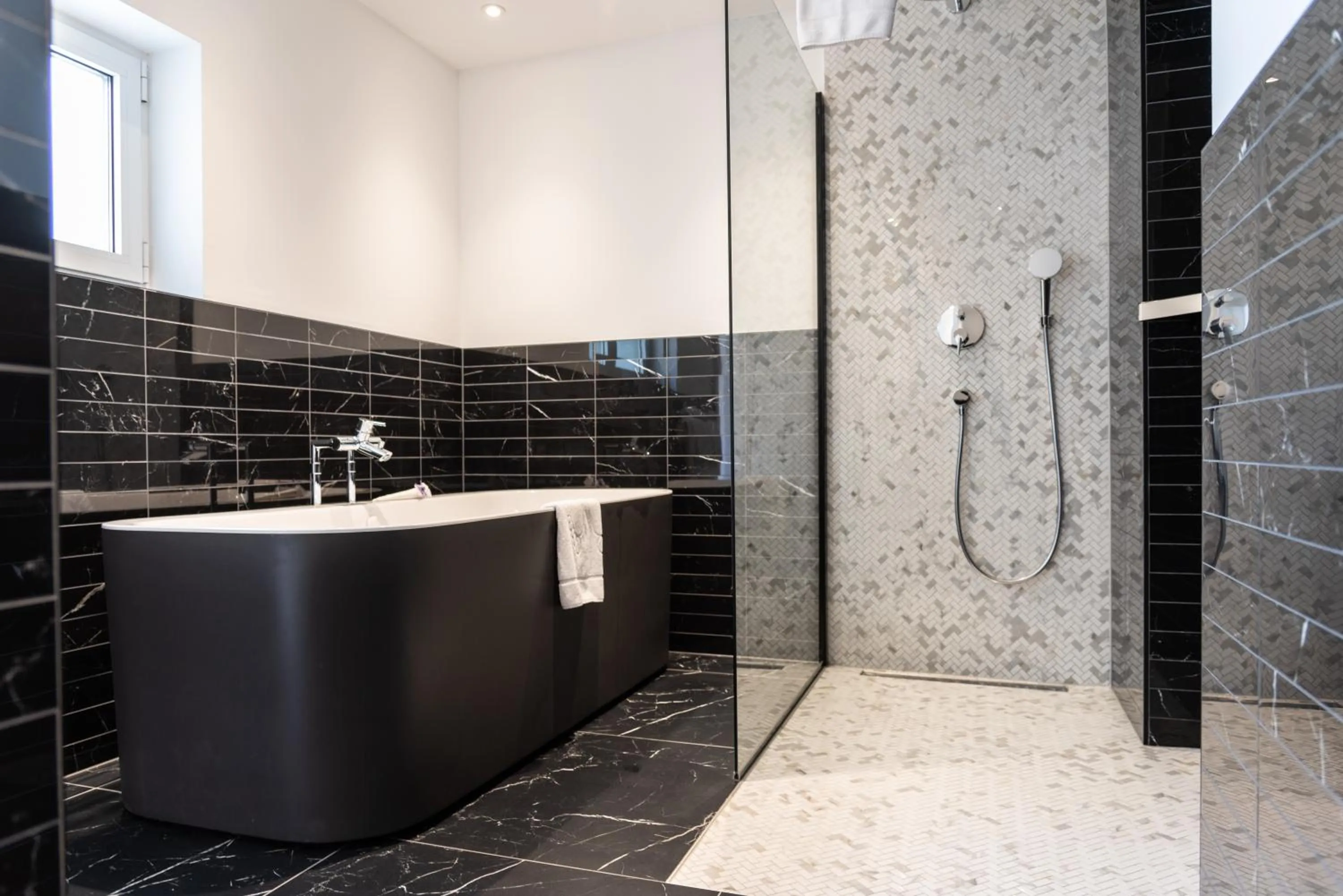 Shower in Villa Orabelle