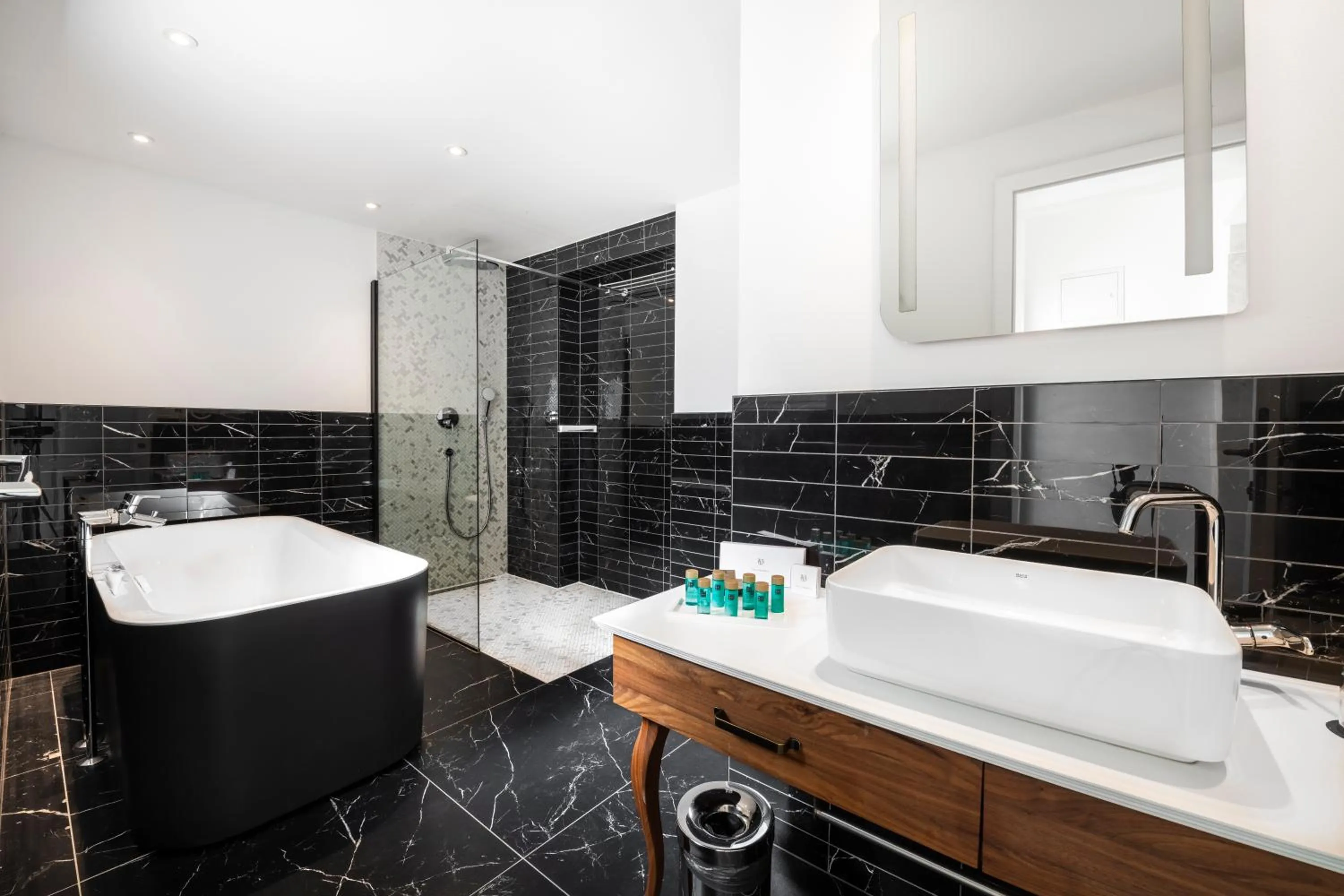 Shower in Villa Orabelle