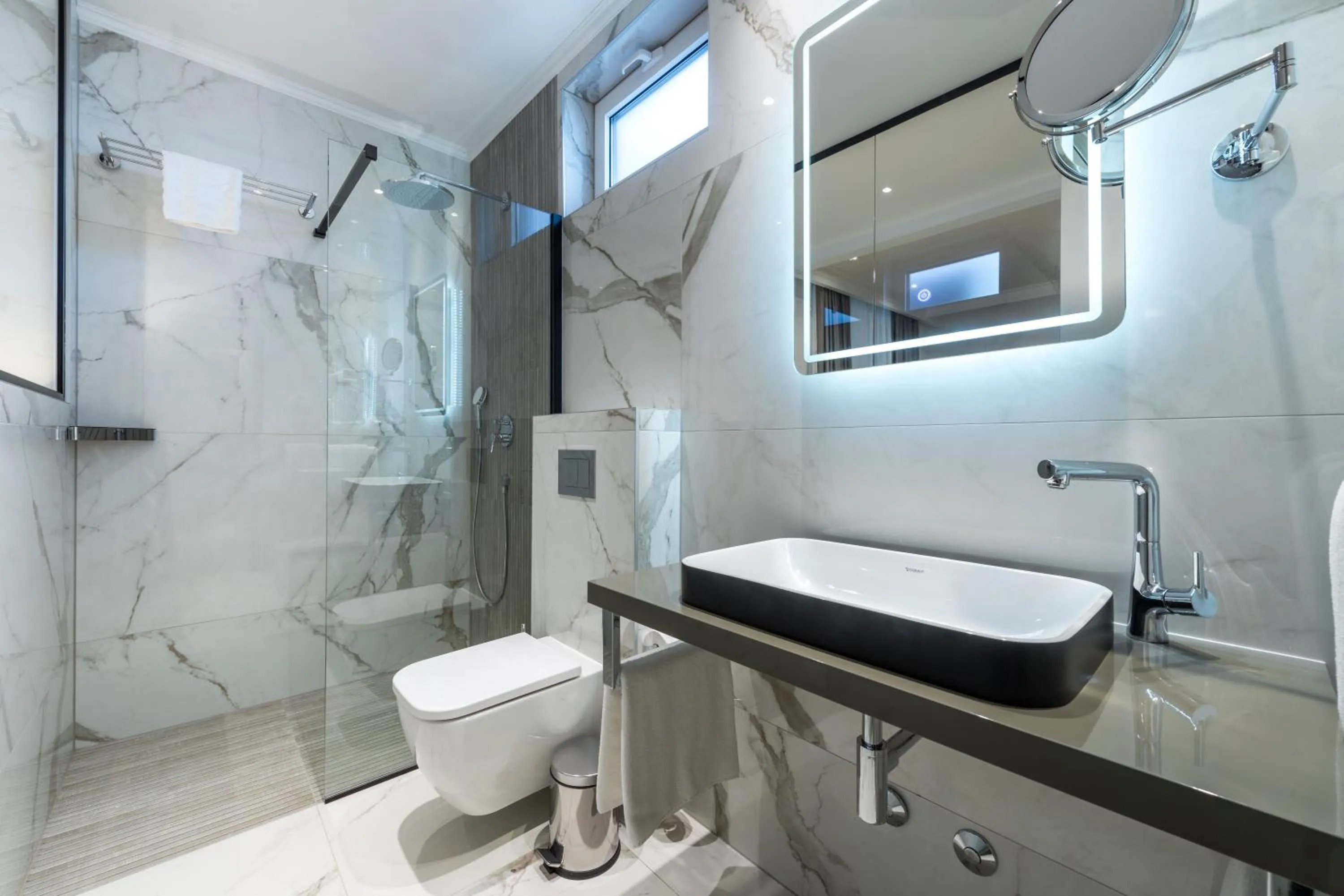 Shower in Villa Orabelle