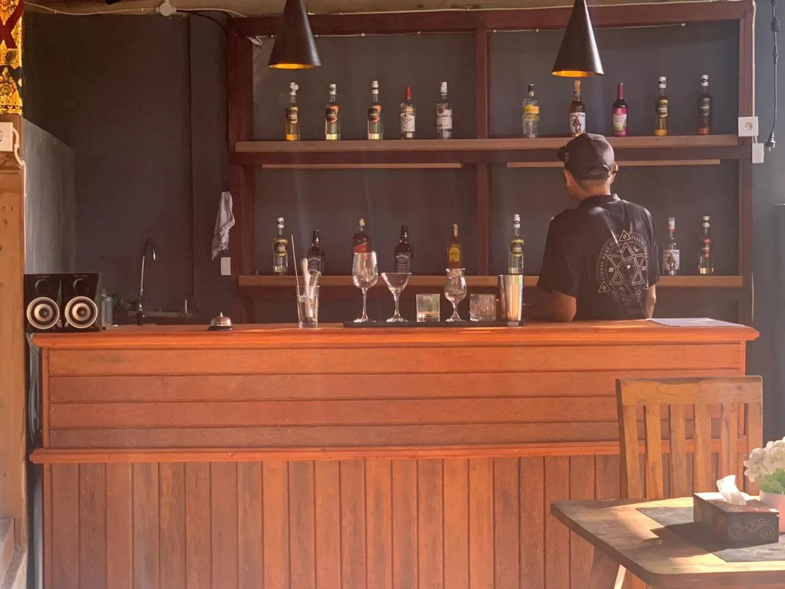 Restaurant/places to eat in Jona Bungalow