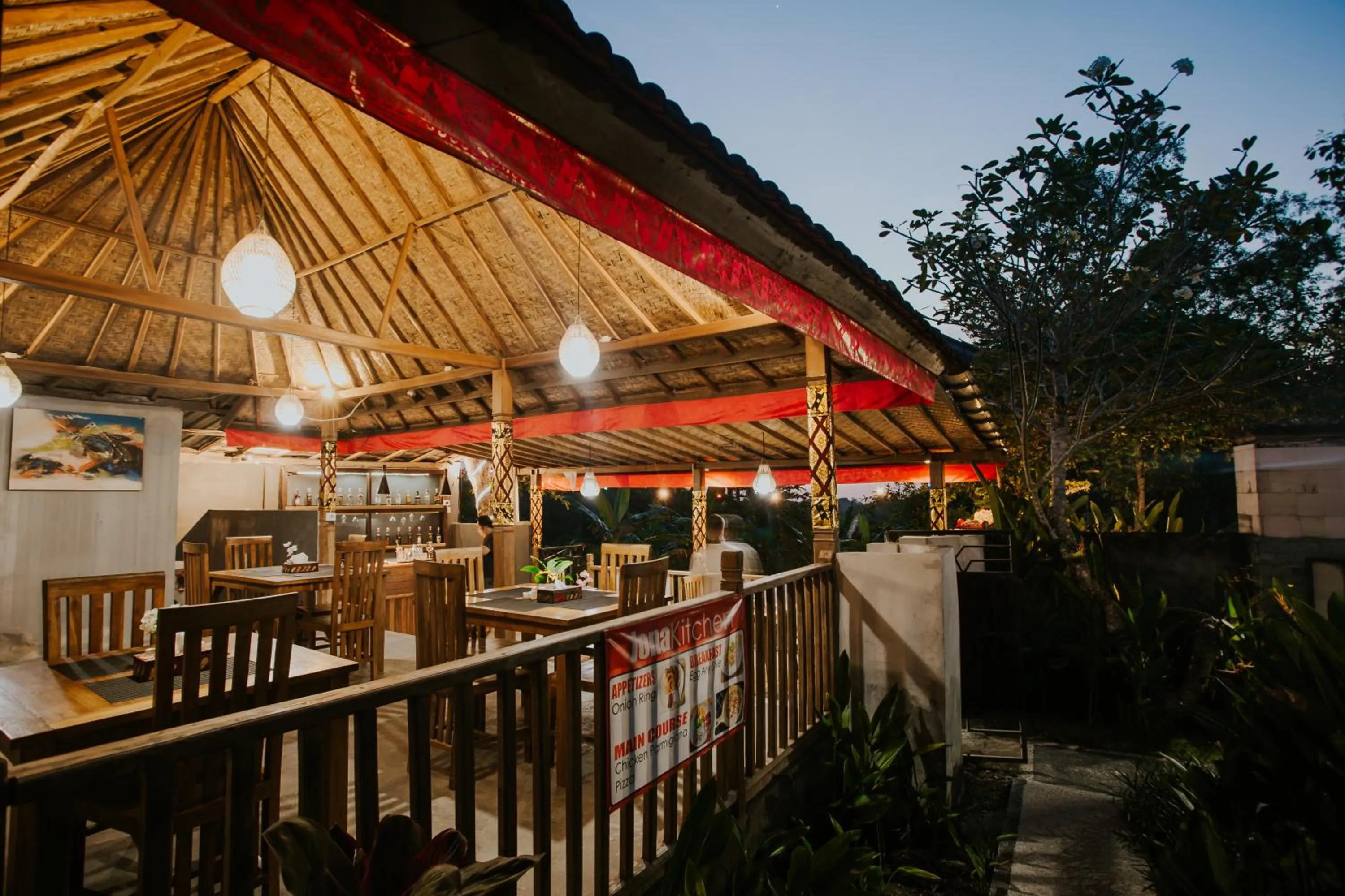 Restaurant/places to eat in Jona Bungalow