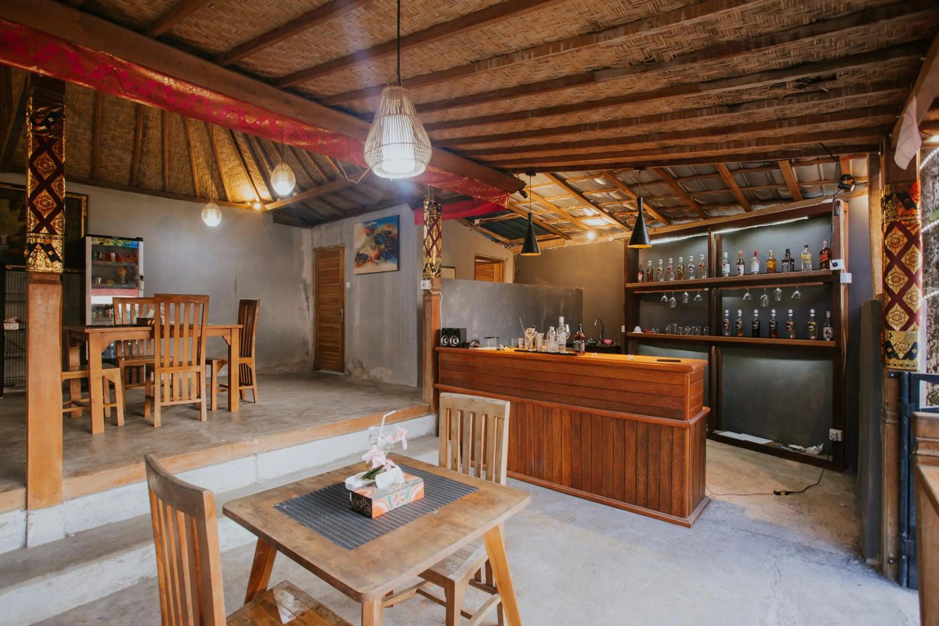 Restaurant/places to eat in Jona Bungalow