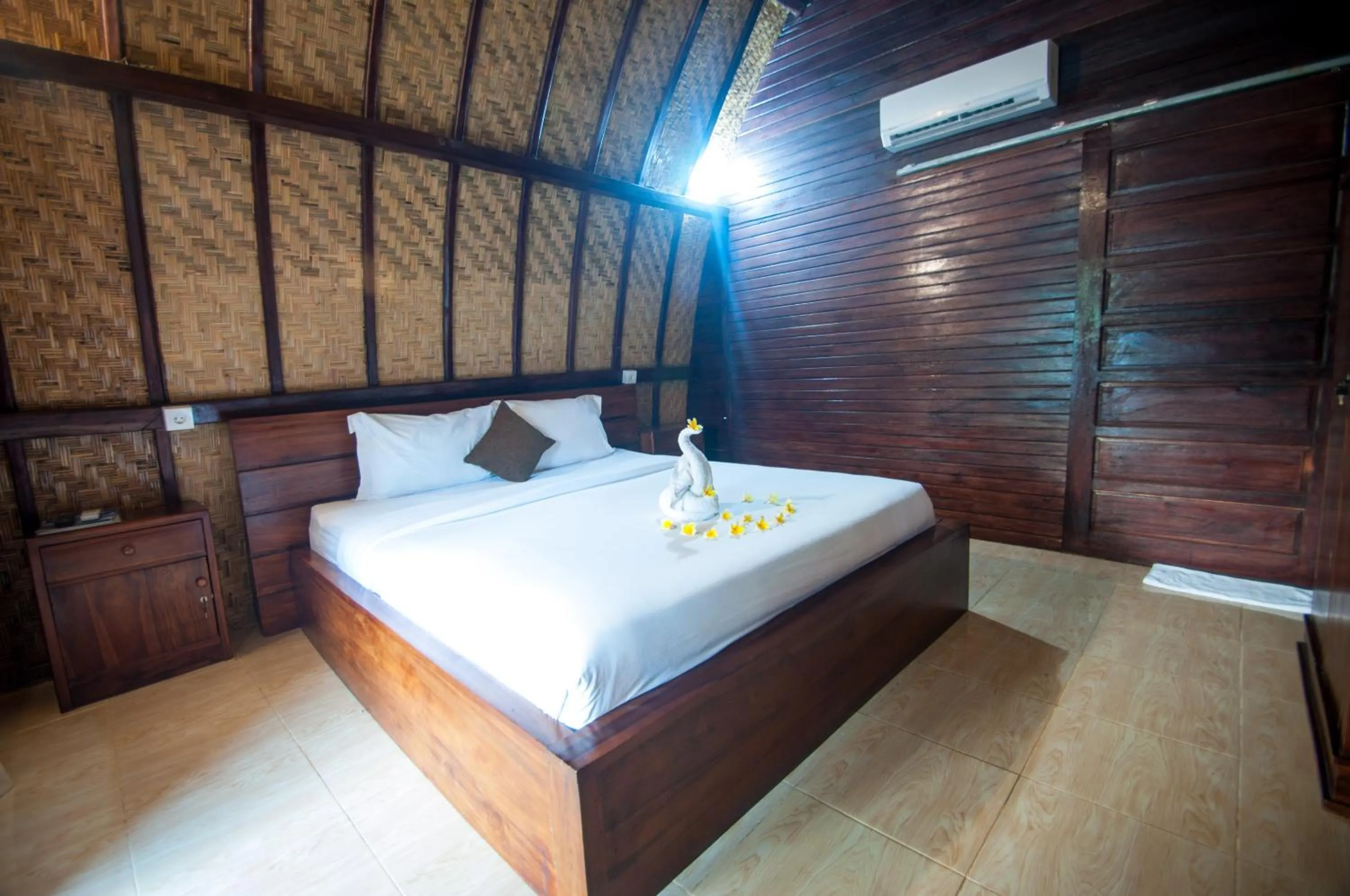 Bed in Jona Bungalow