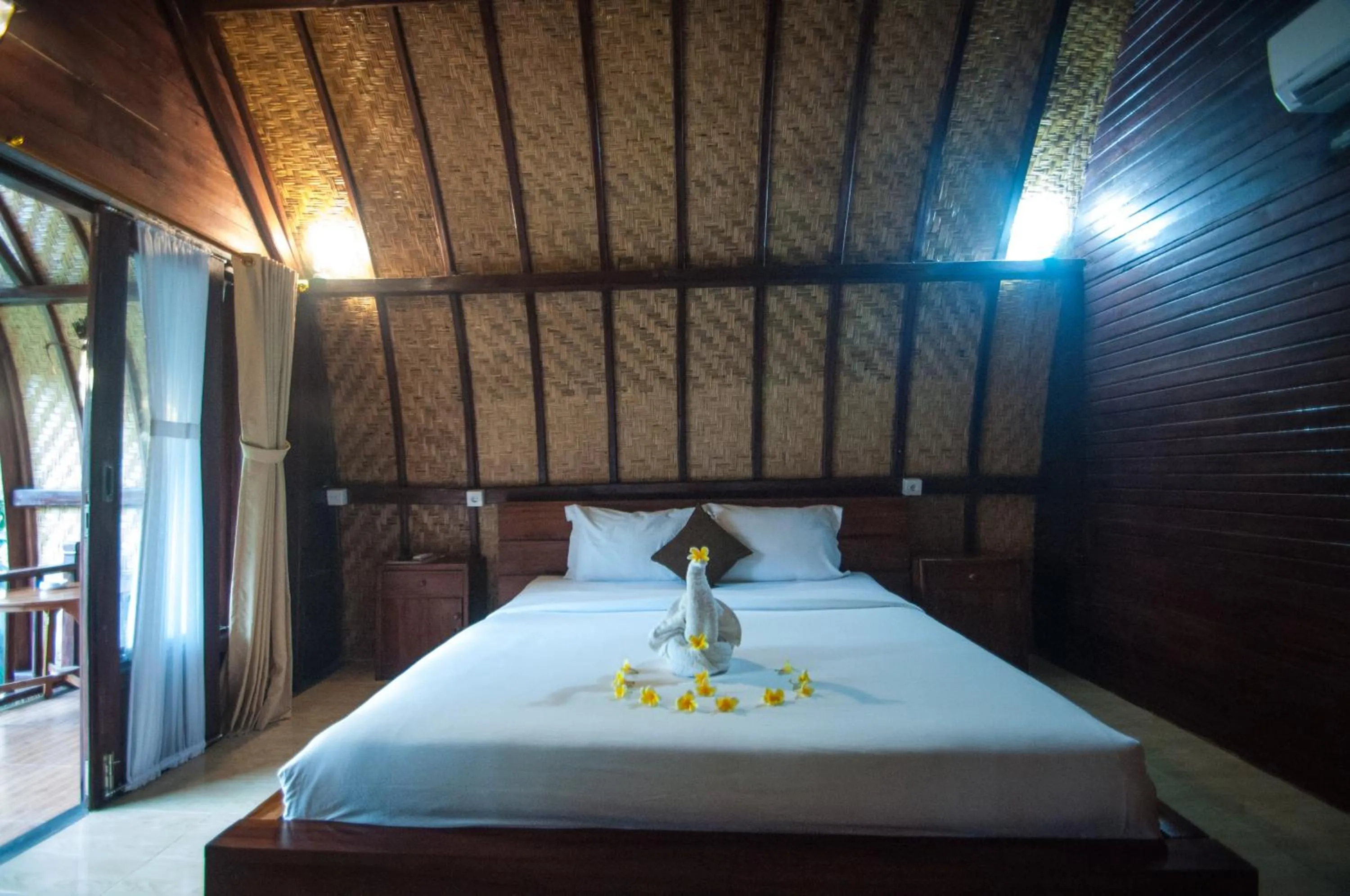 Bed in Jona Bungalow