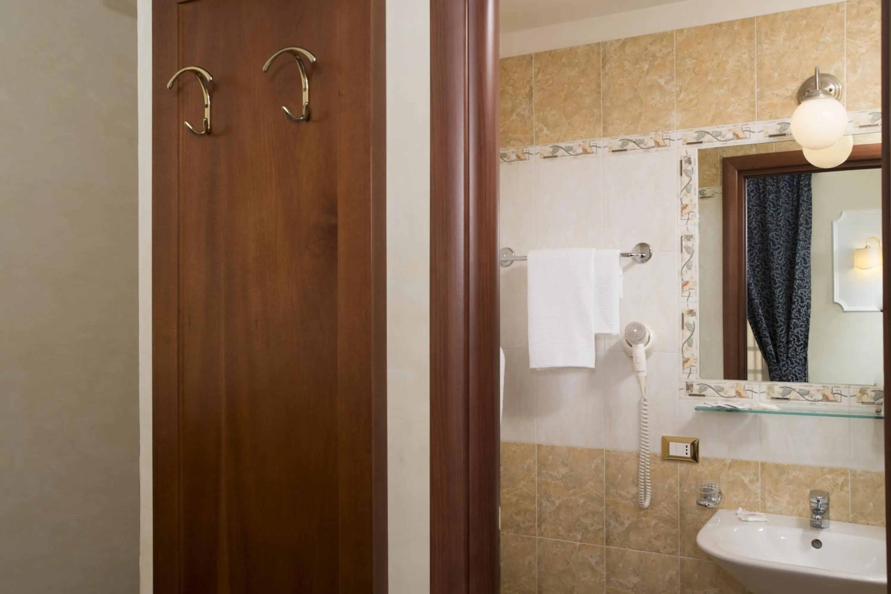 Bathroom in Adorasuite B&B