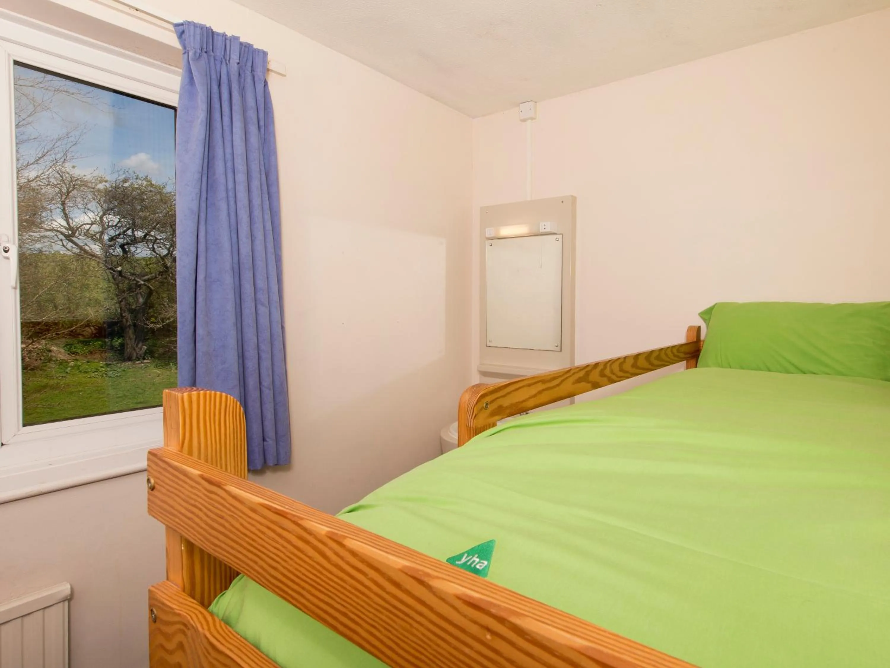 Bedroom, Bed in YHA Truleigh Hill