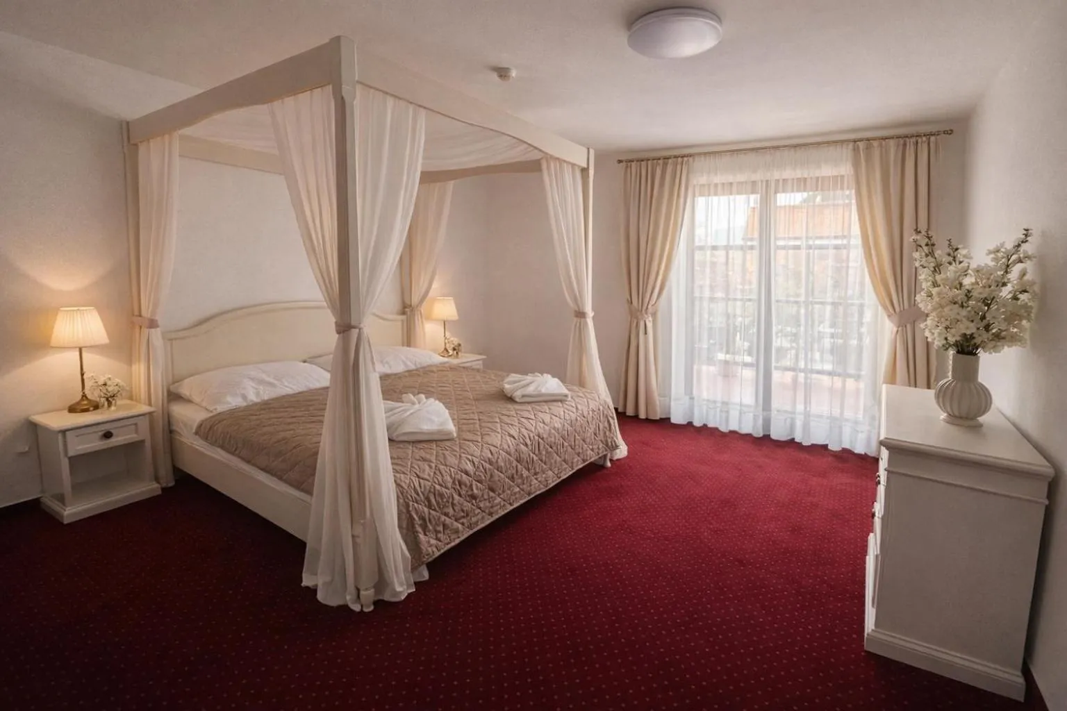 Apartment with Balcony in Hotel Sebastian u Hoffera