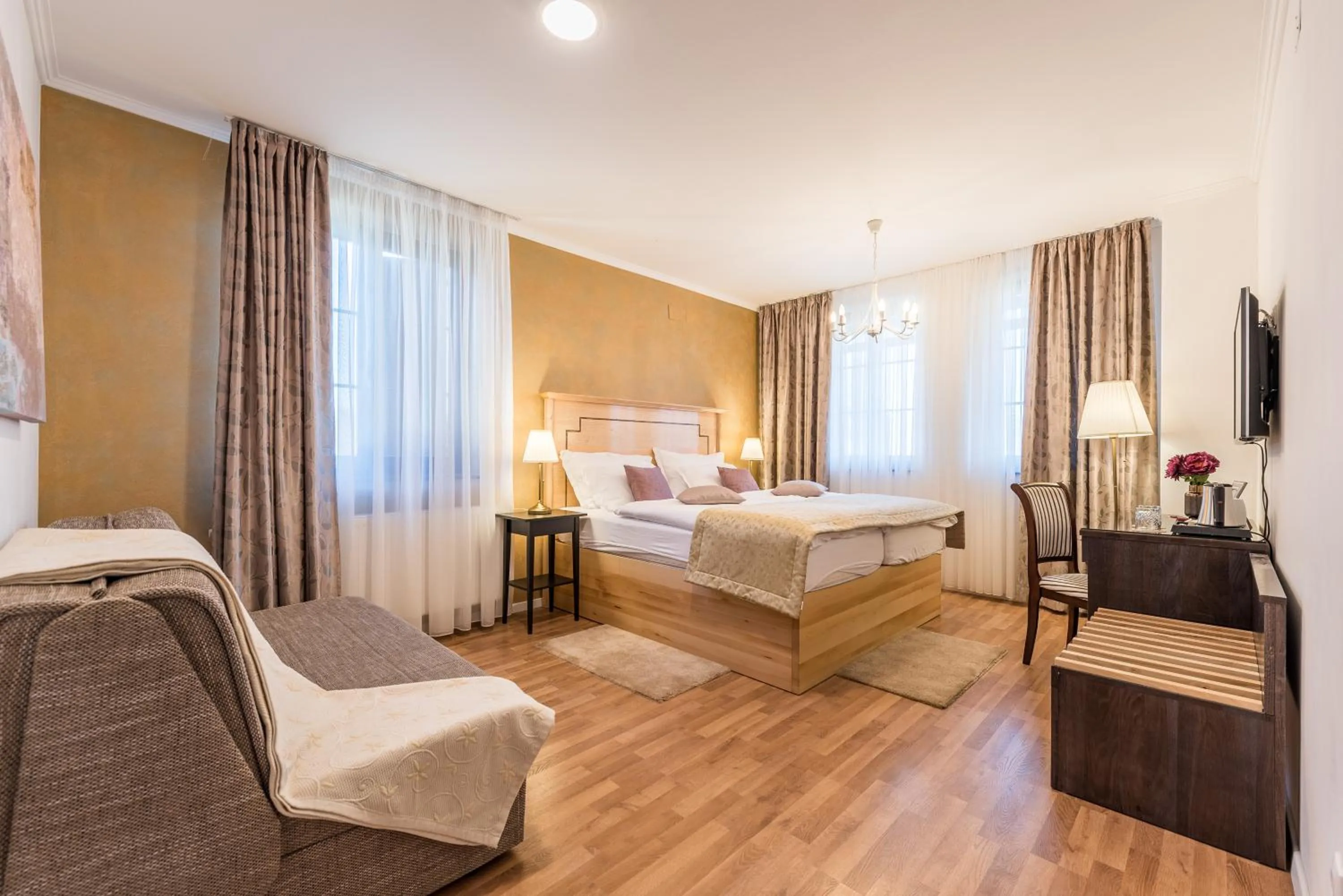 Property building, Bed in Plitvice Falls Cottage