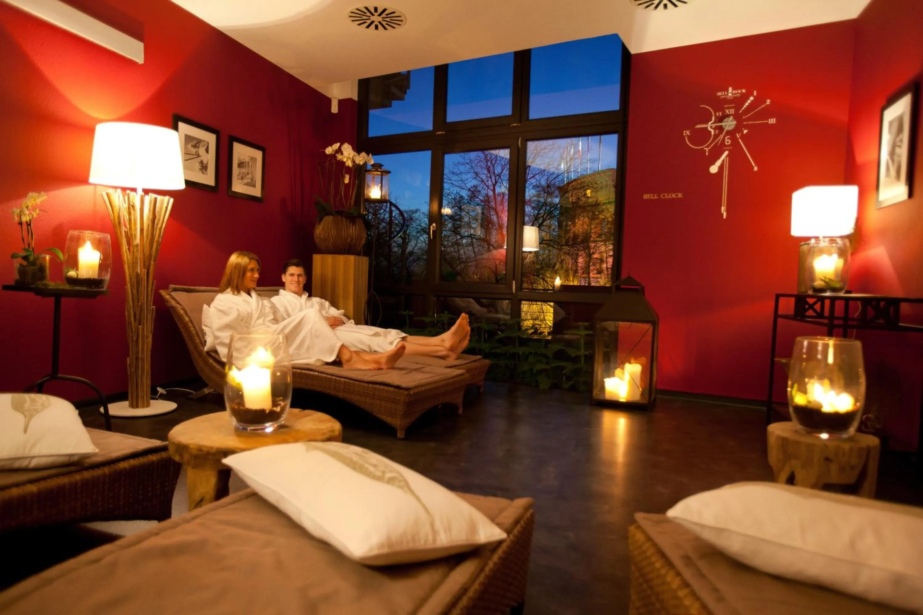 People in 4-Sterne Superior Erlebnishotel Bell Rock, Europa-Park Erlebnis-Resort