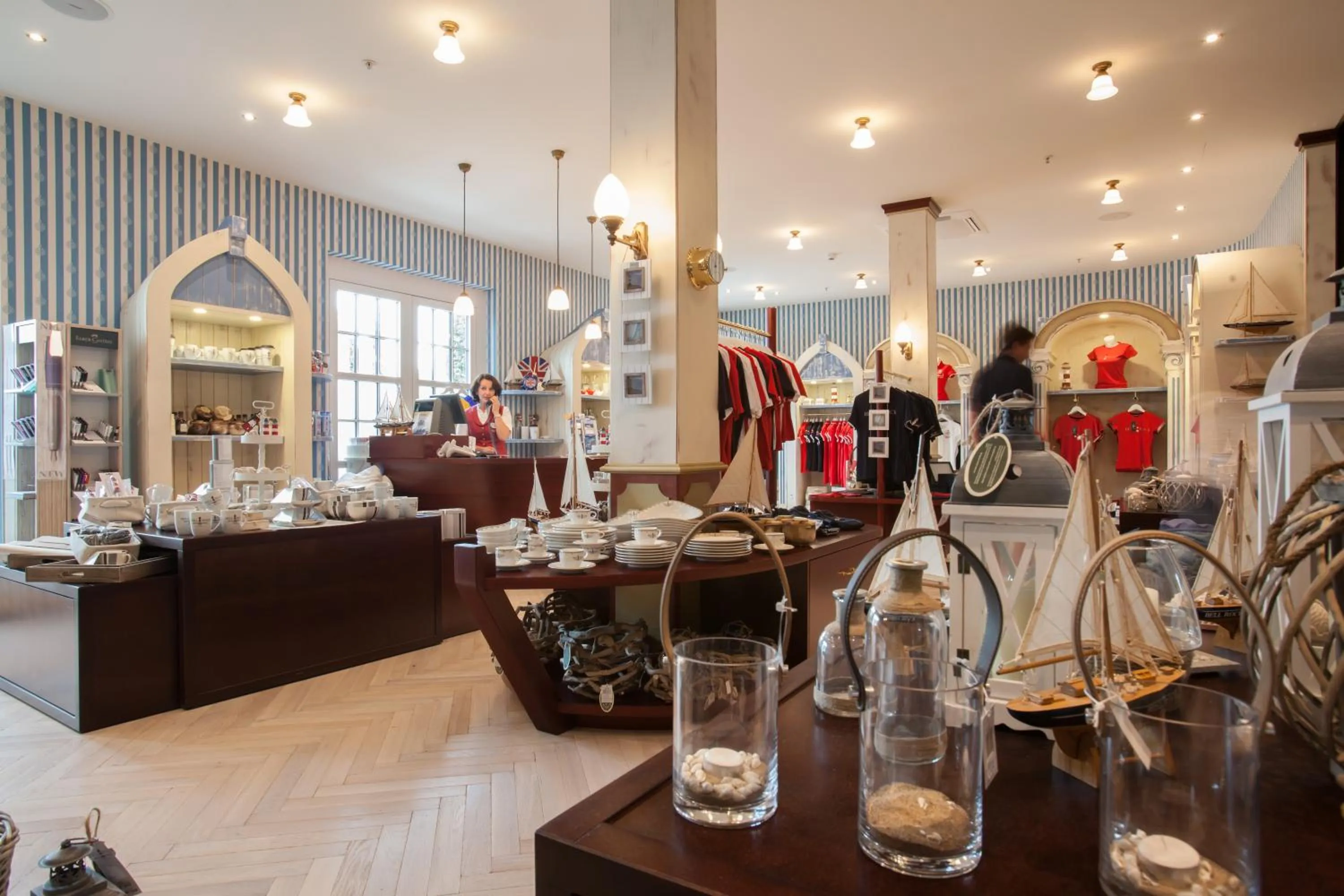 On-site shops in 4-Sterne Superior Erlebnishotel Bell Rock, Europa-Park Erlebnis-Resort