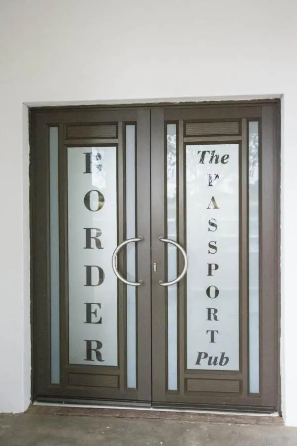 Restaurant/places to eat in Border Hotel