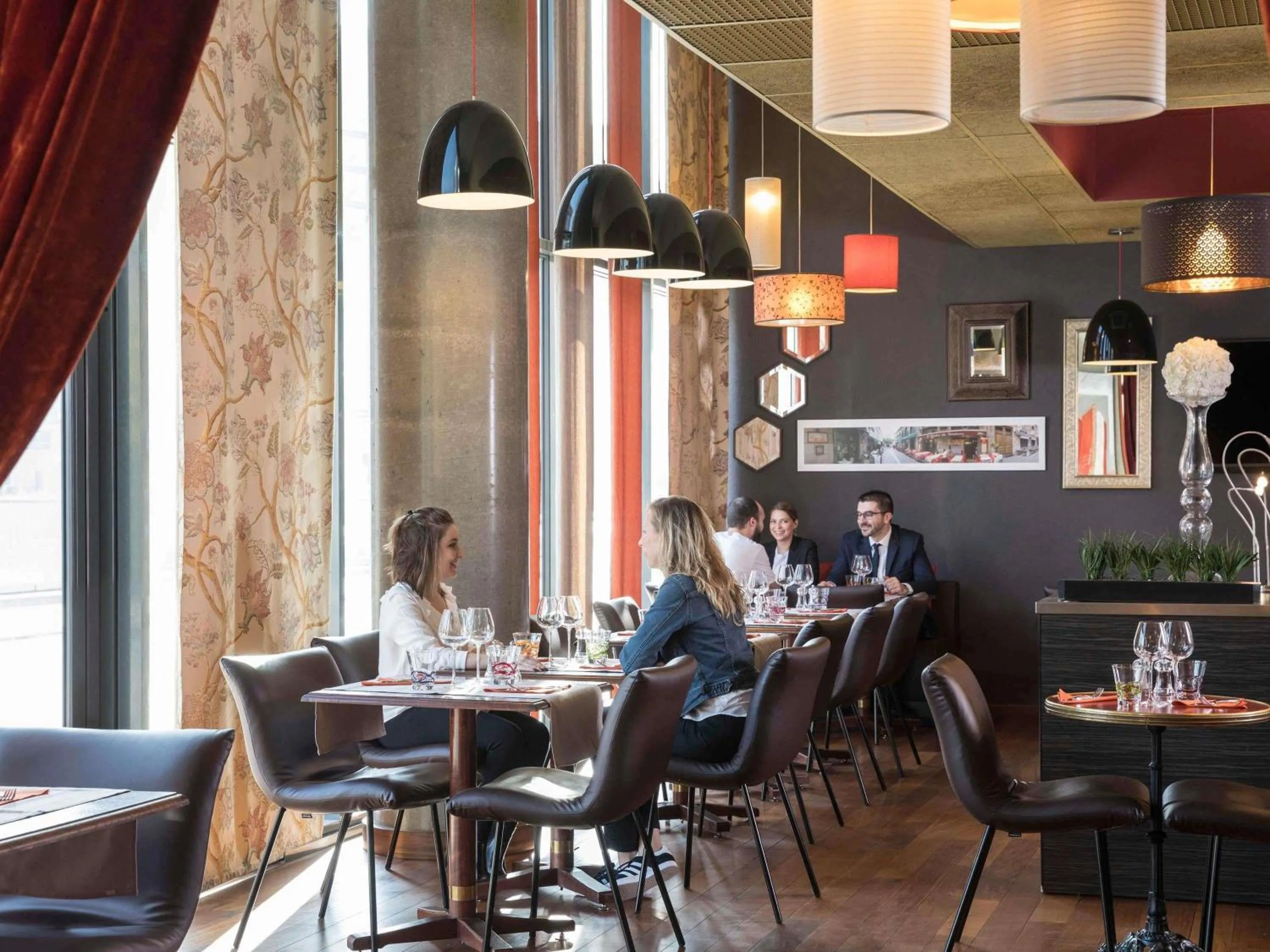 Restaurant/places to eat in Mercure Lyon Centre - Gare Part Dieu