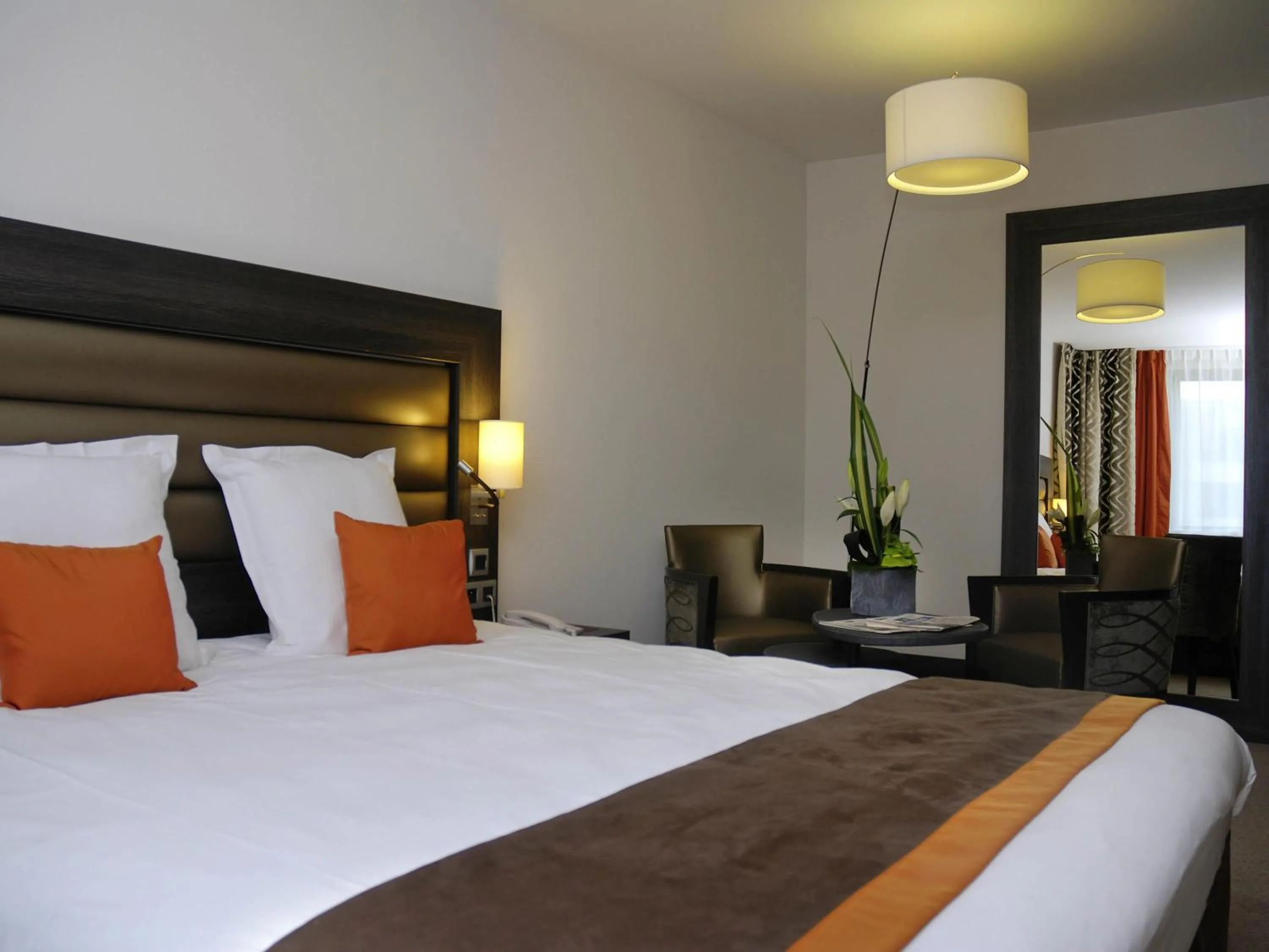 Bedroom, Bed in Mercure Lyon Centre - Gare Part Dieu