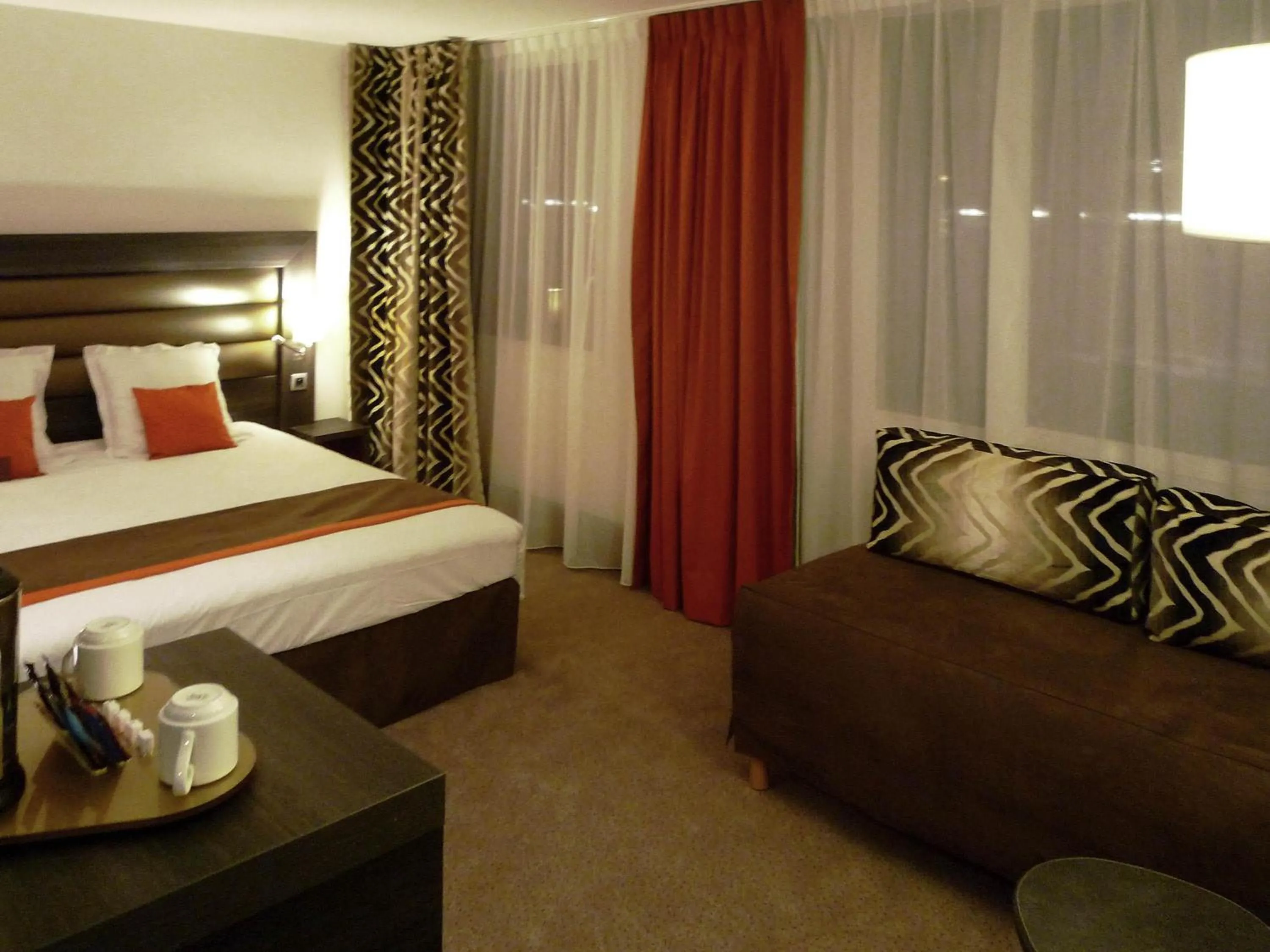 Bedroom, Bed in Mercure Lyon Centre - Gare Part Dieu