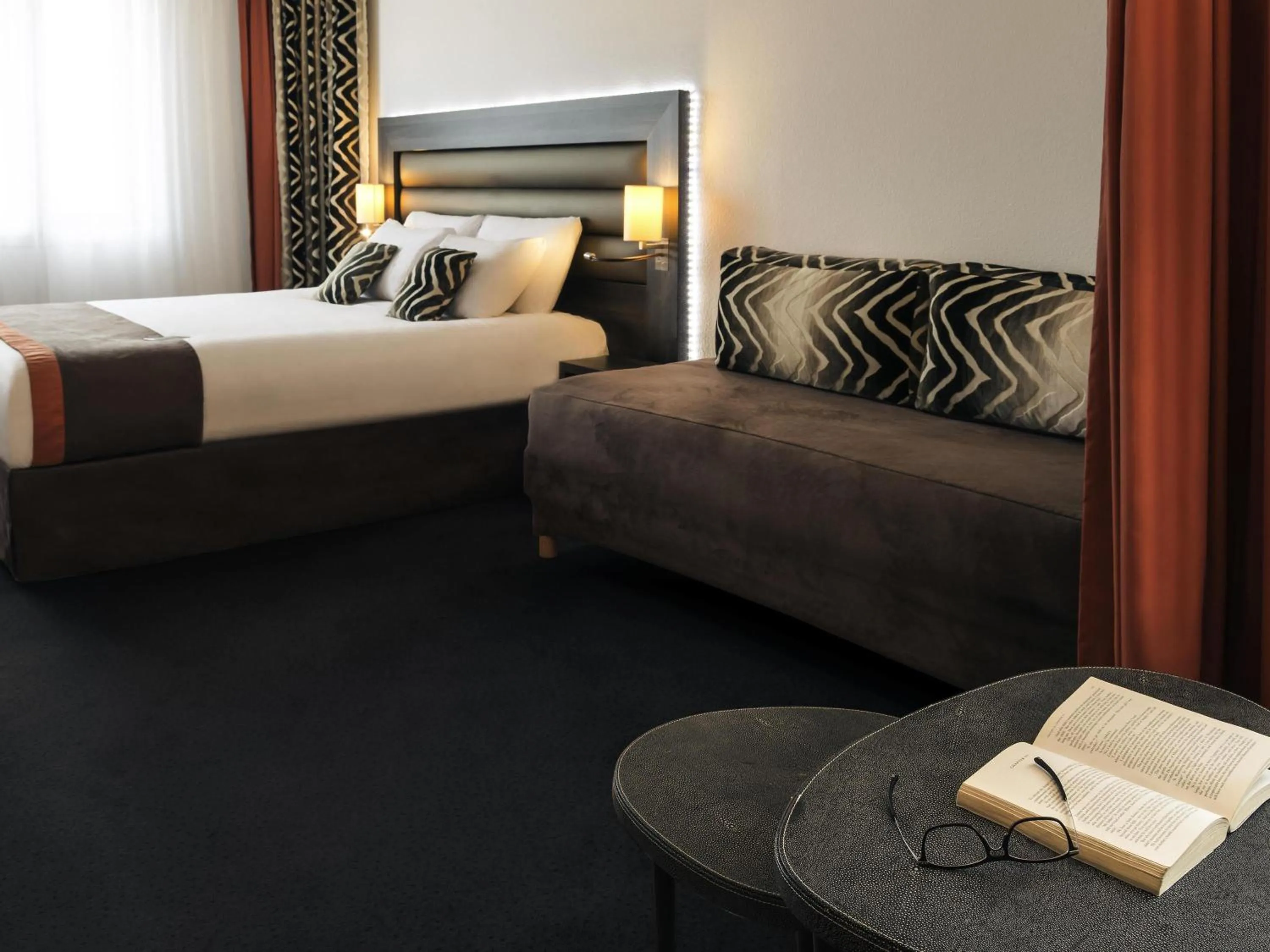 Bedroom, Bed in Mercure Lyon Centre - Gare Part Dieu