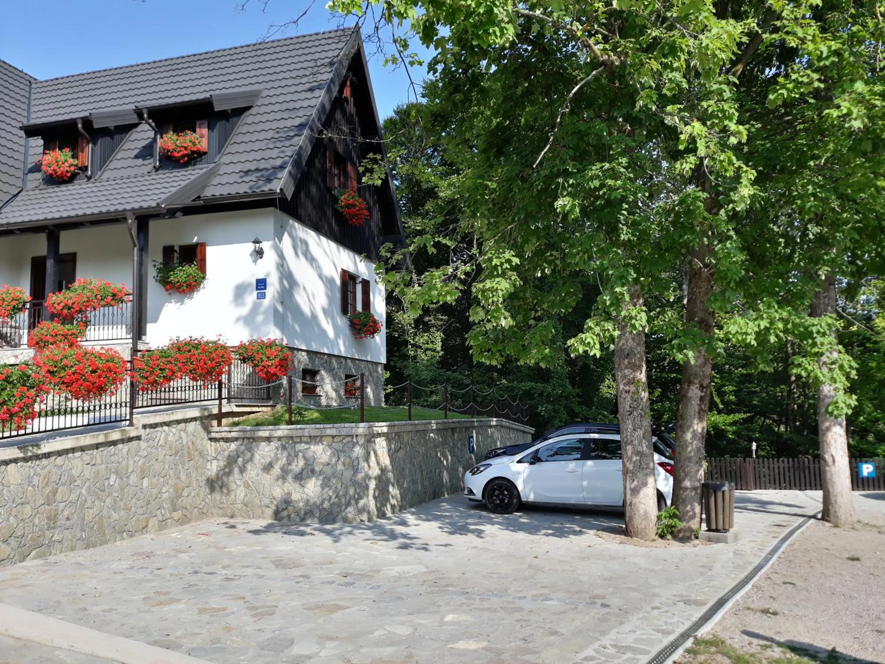 Property building in Pansion Breza