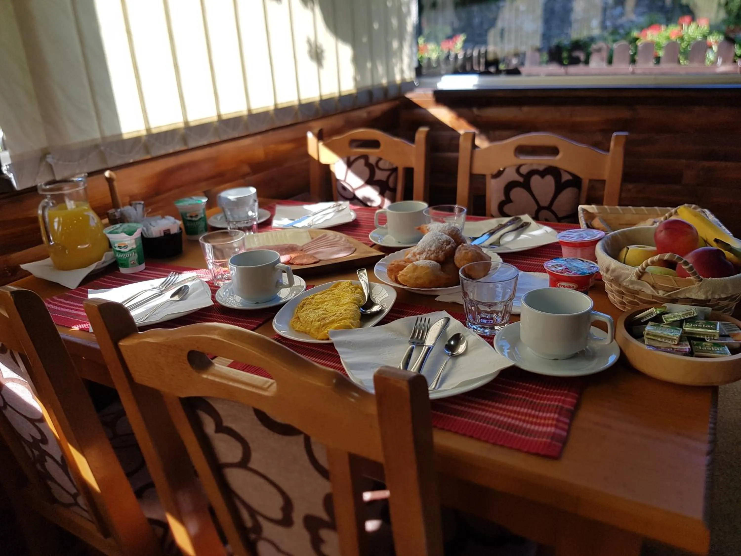 Food and drinks in Pansion Breza