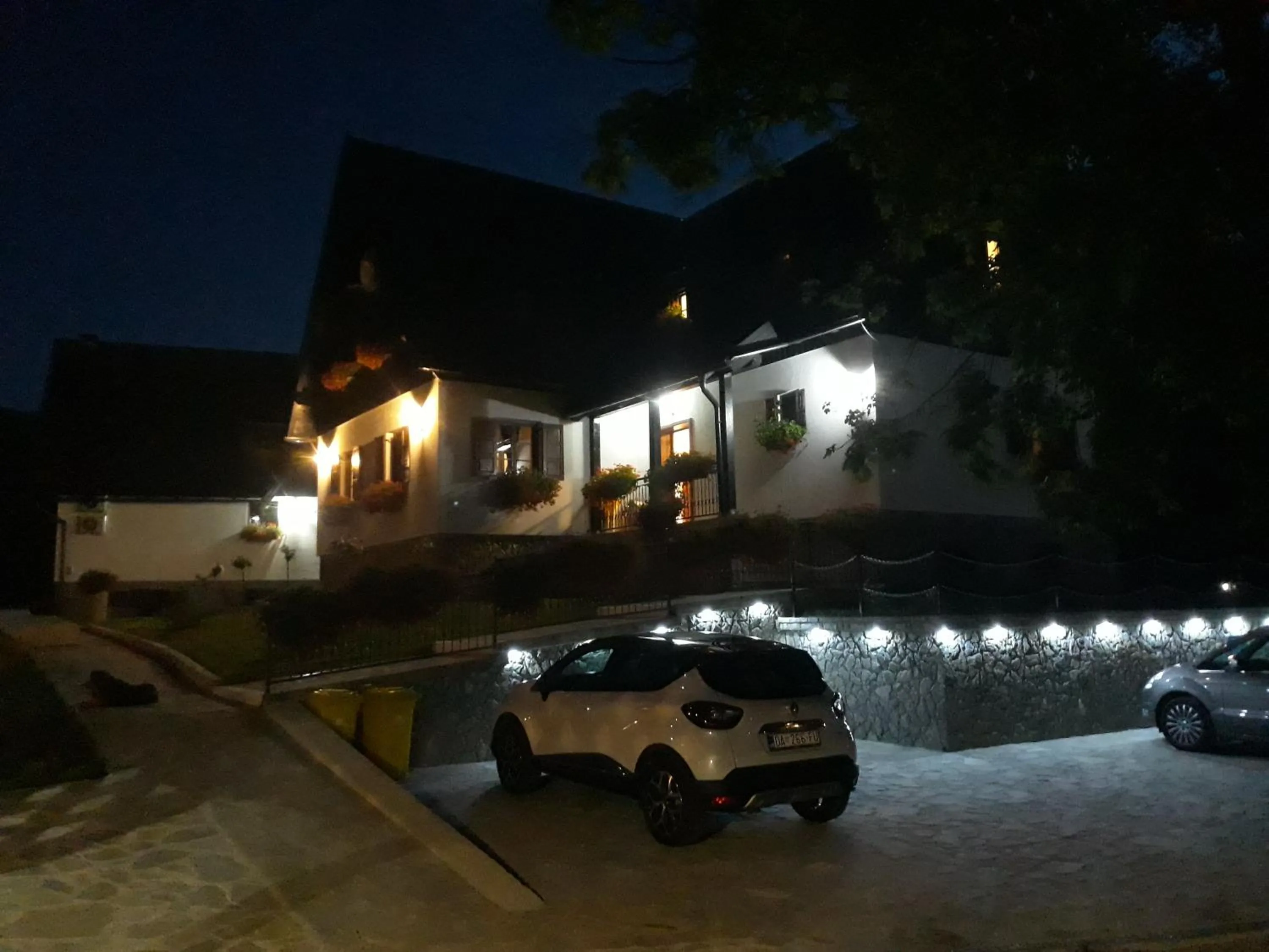 Property building in Pansion Breza