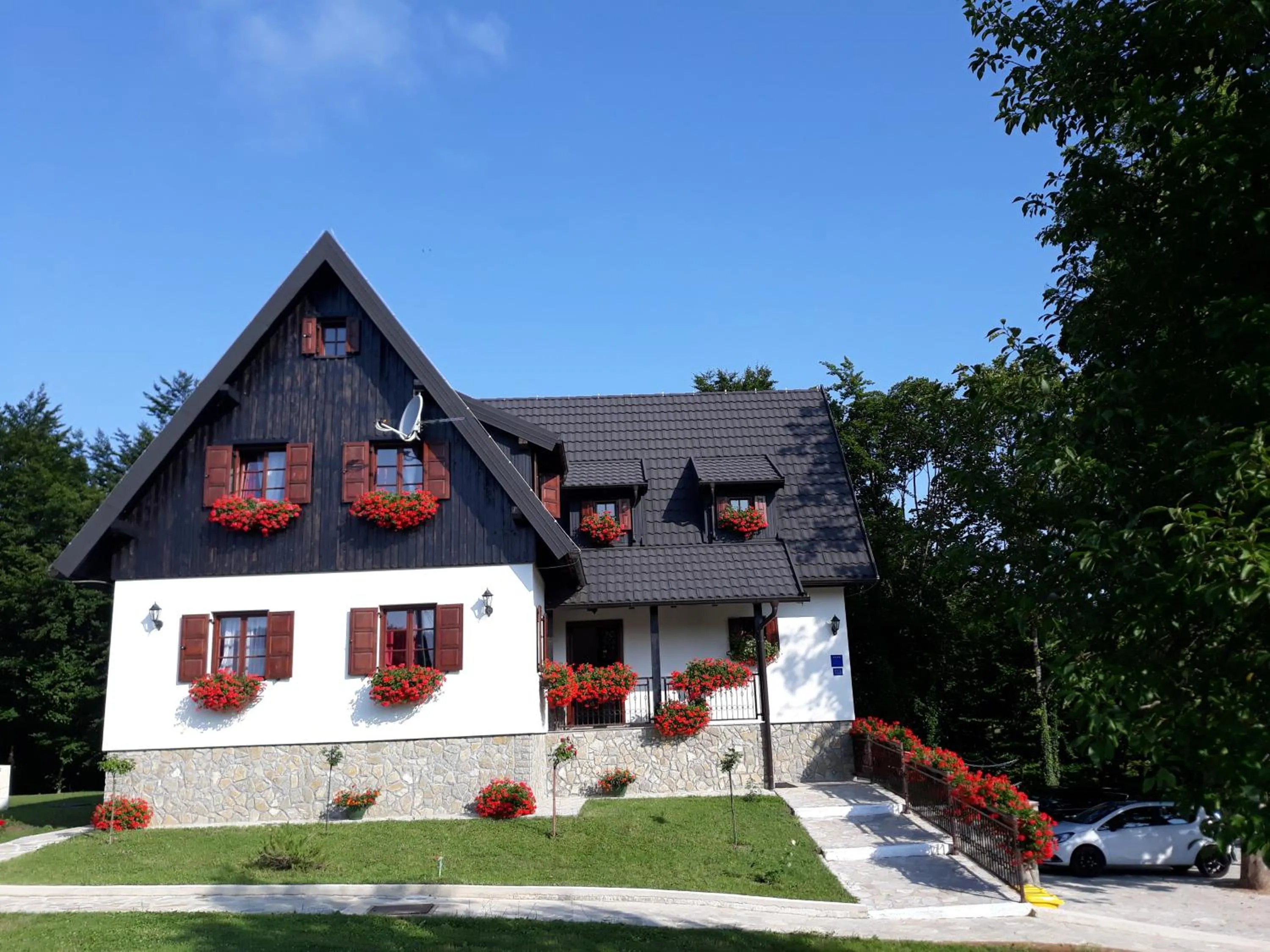 Property building in Pansion Breza