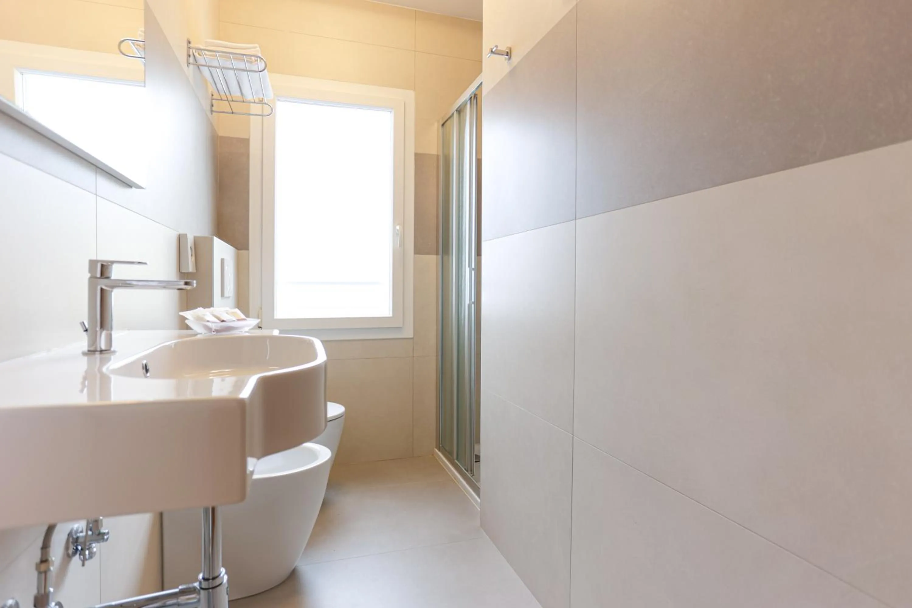 Shower in Hotel Levante