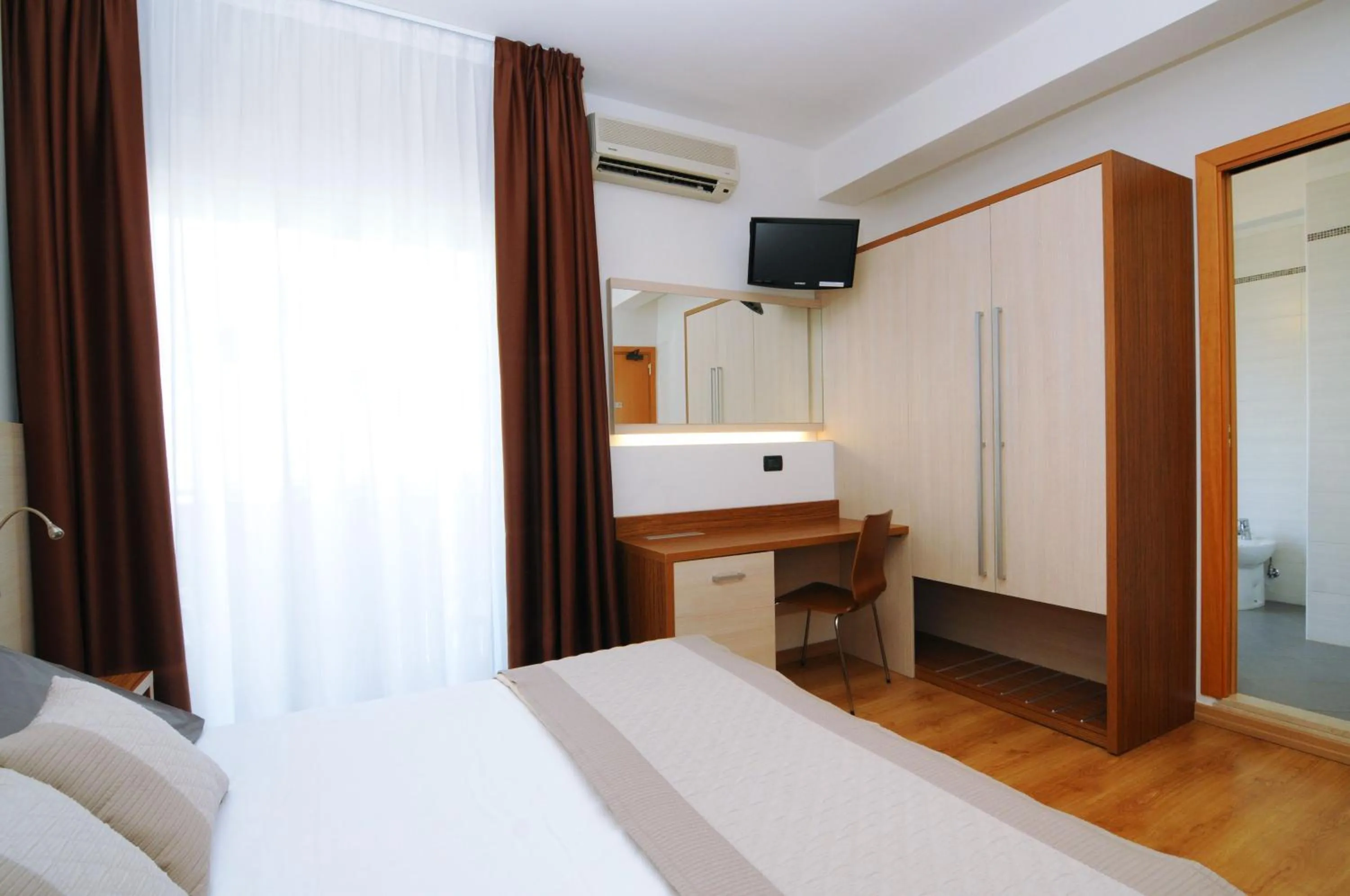 Bedroom, Bed in Hotel Levante