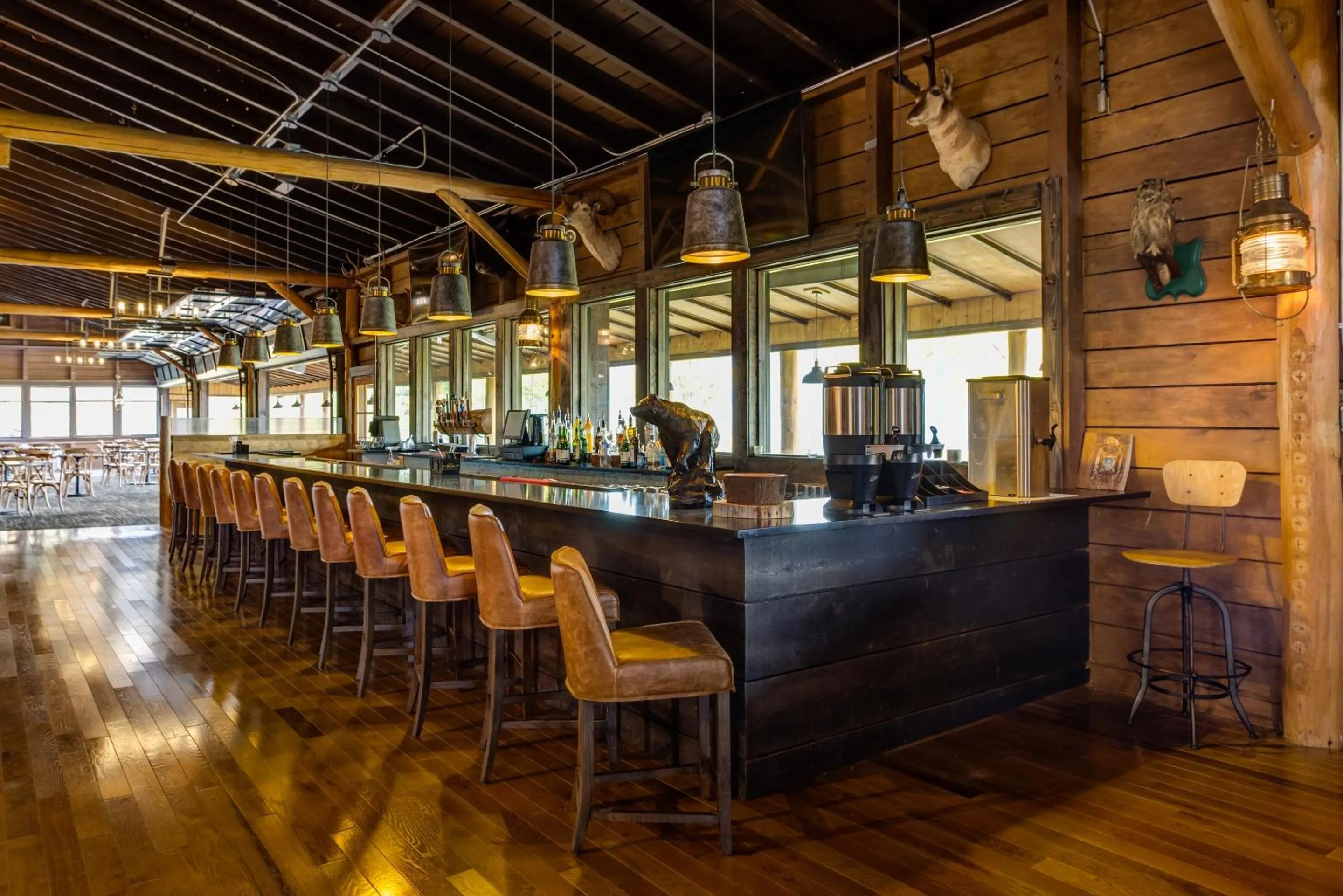 Lounge or bar in Grand Lake Lodge