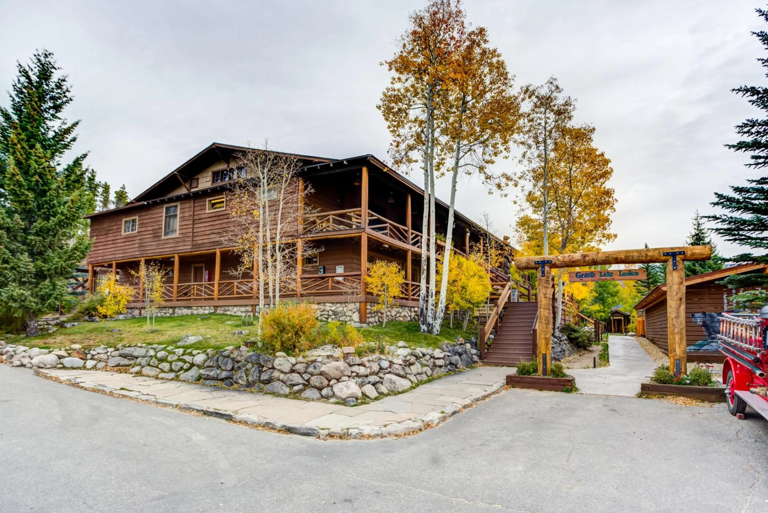 Property building in Grand Lake Lodge