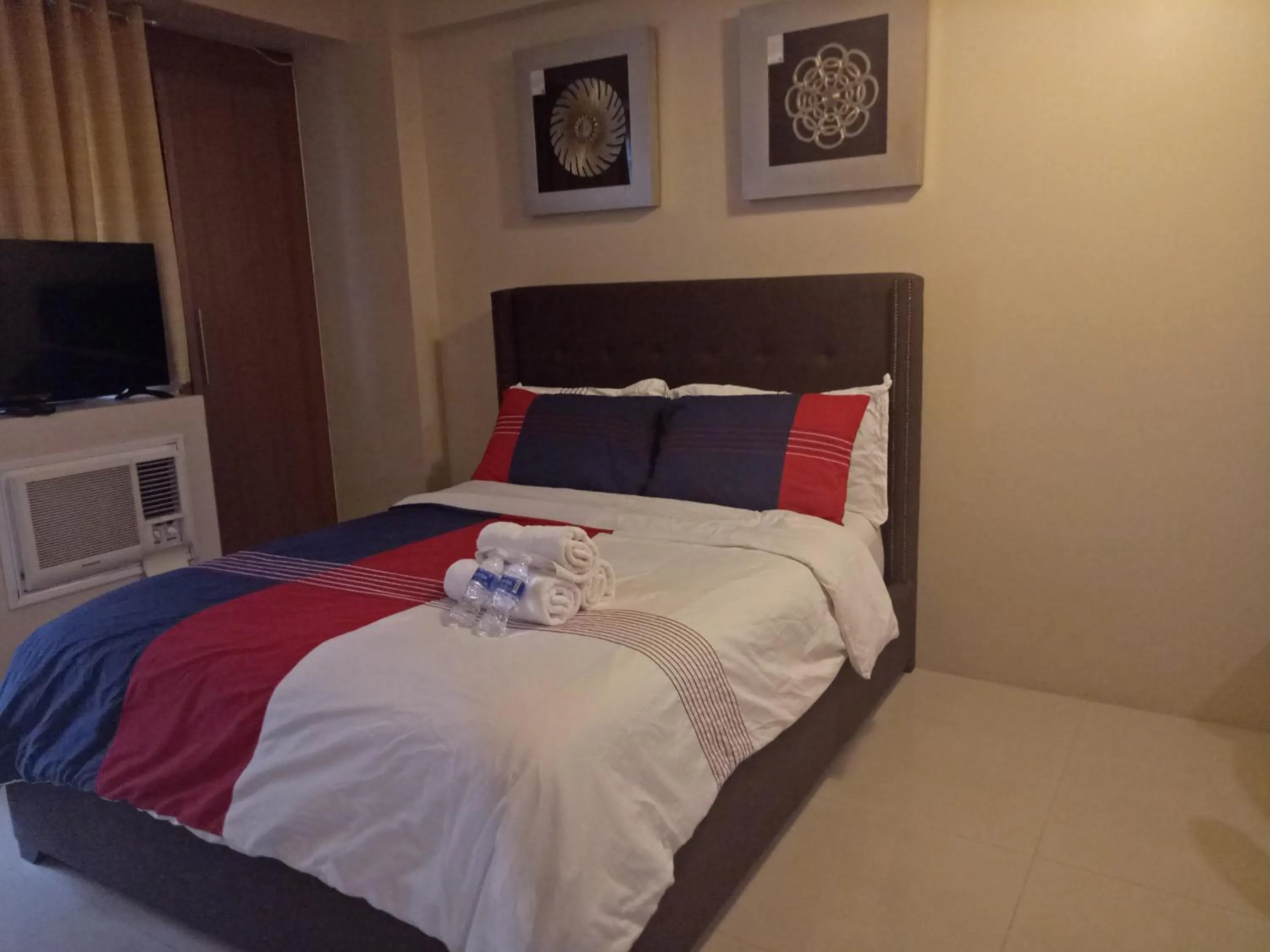 Bed in Condo Apartment near Manila Airport NAIA T3