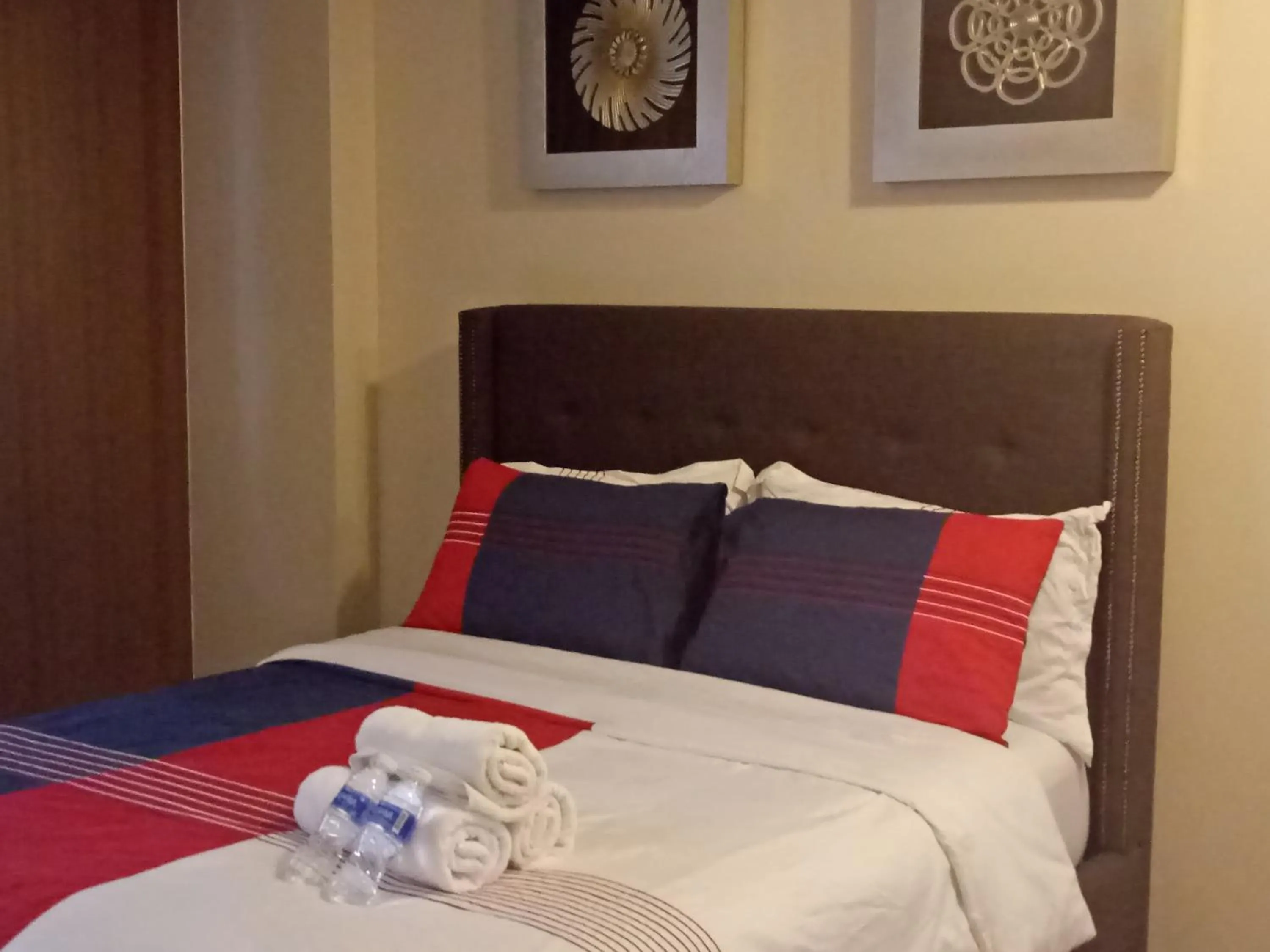 Bed in Condo Apartment near Manila Airport NAIA T3