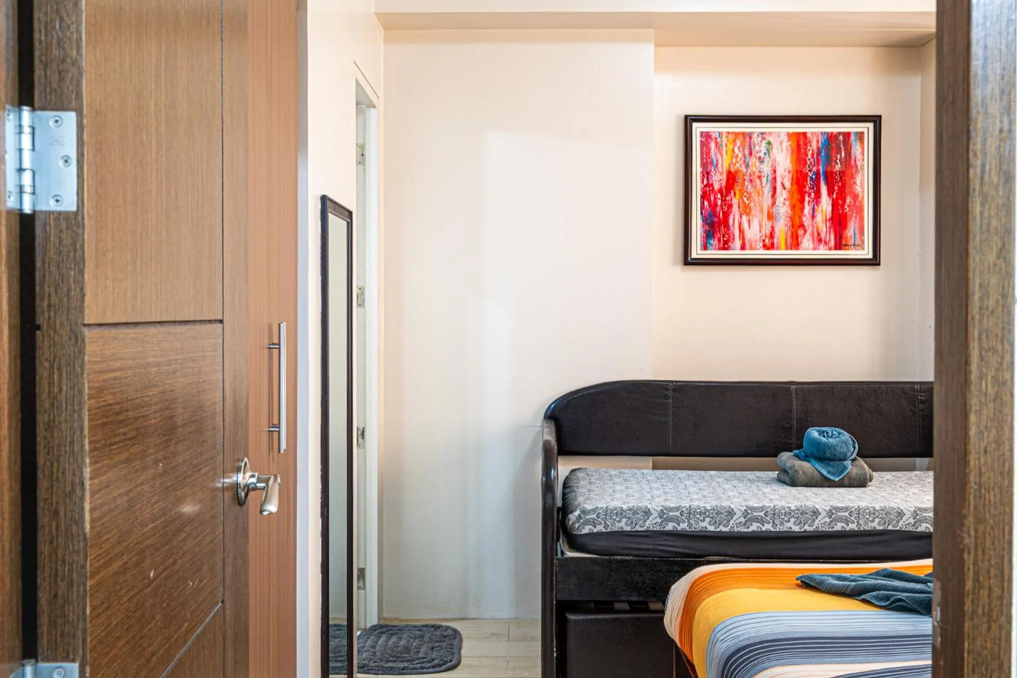 Bed in Condo Apartment near Manila Airport NAIA T3