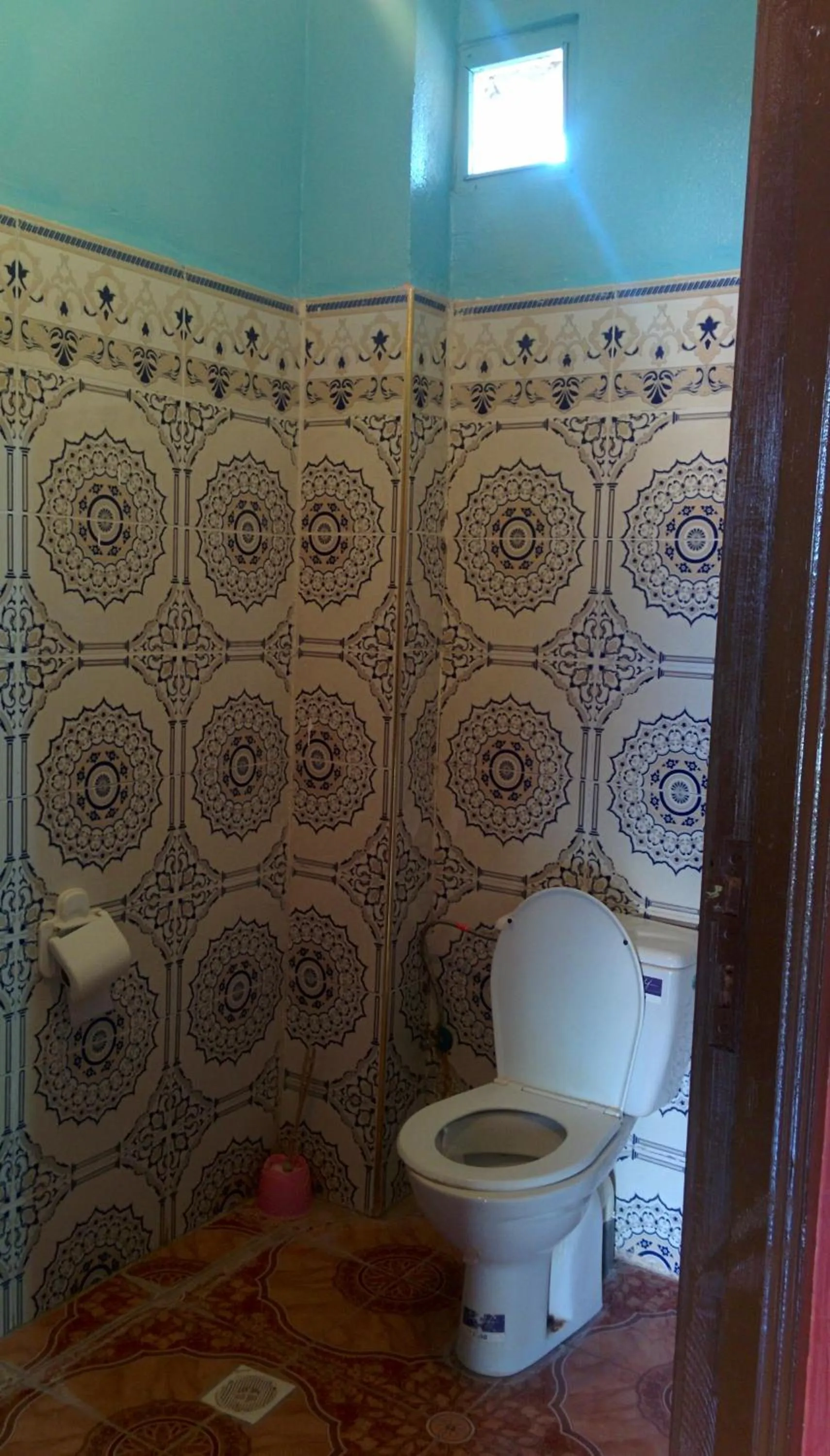 Toilet in Auberge Camping BOUGAFER Tamtetoucht