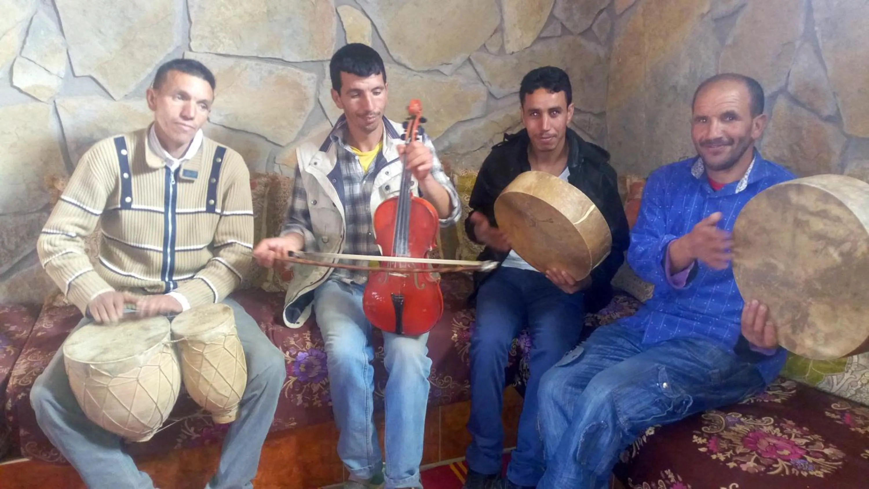 Family in Auberge Camping BOUGAFER Tamtetoucht