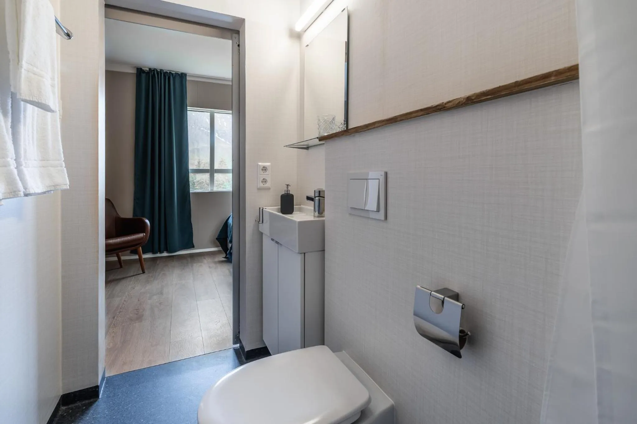 Bathroom in Holt Inn