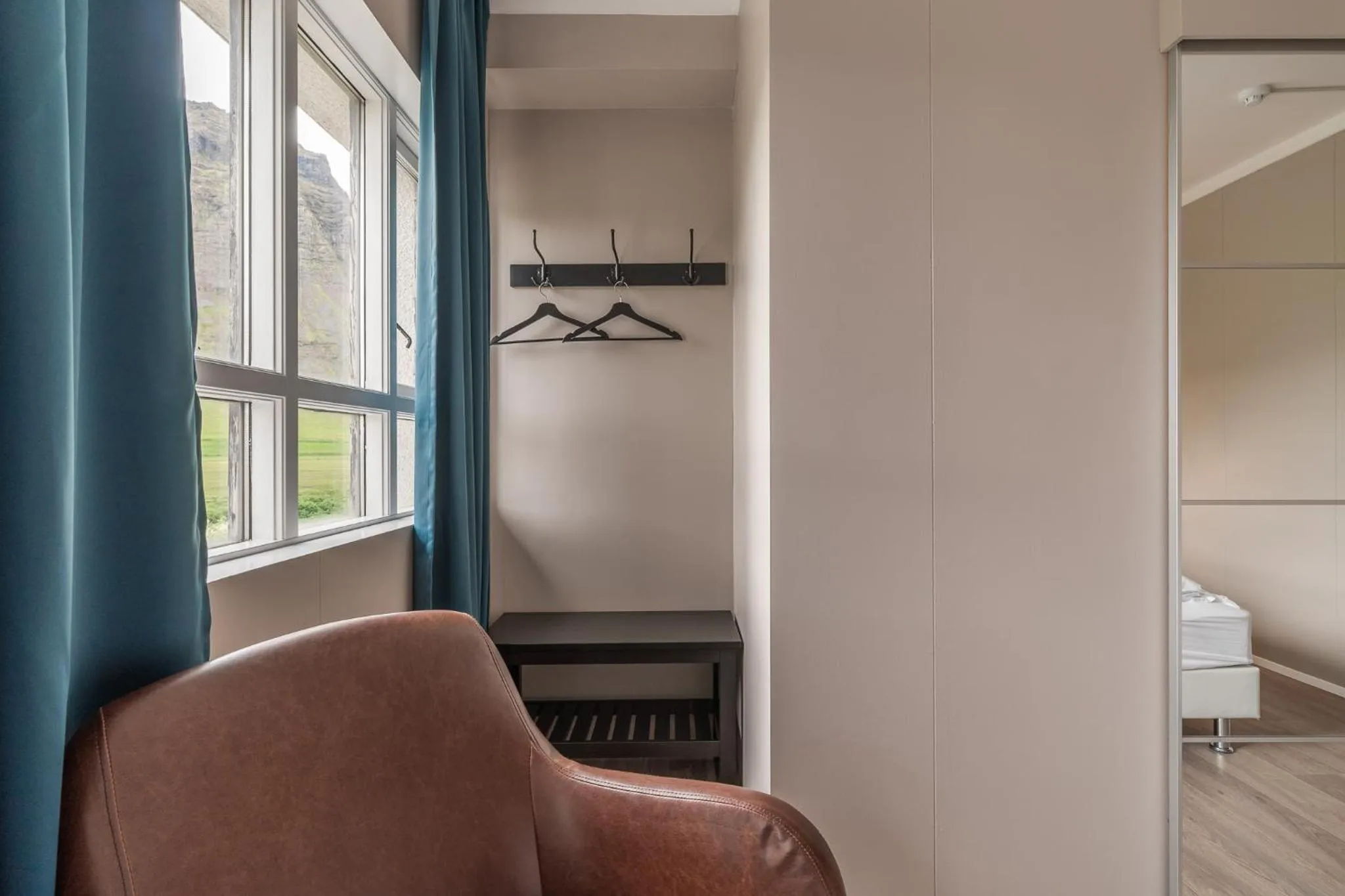 Photo of the whole room, Bed in Holt Inn