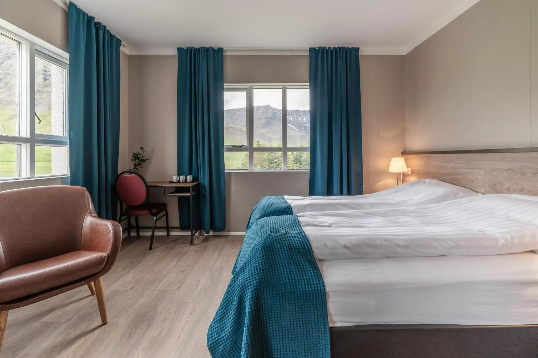 Family Room with Private Bathroom in Holt Inn Family Room with Private Bathroom in Holt Inn