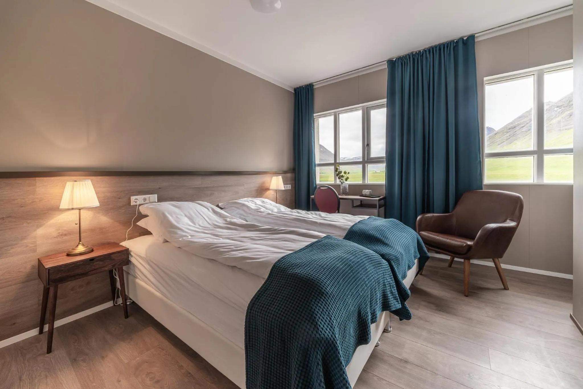 Photo of the whole room, Bed in Holt Inn