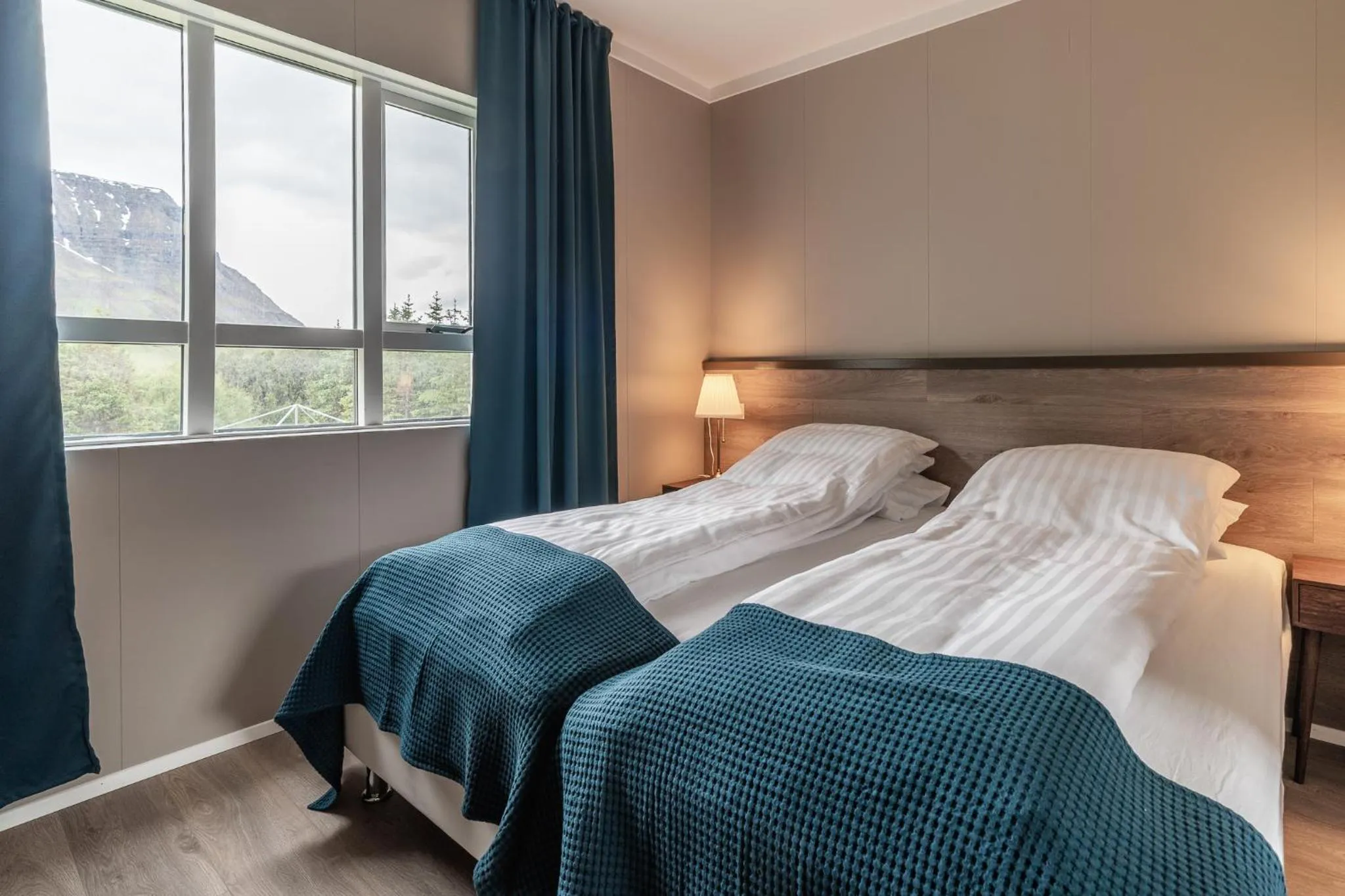 Photo of the whole room, Bed in Holt Inn