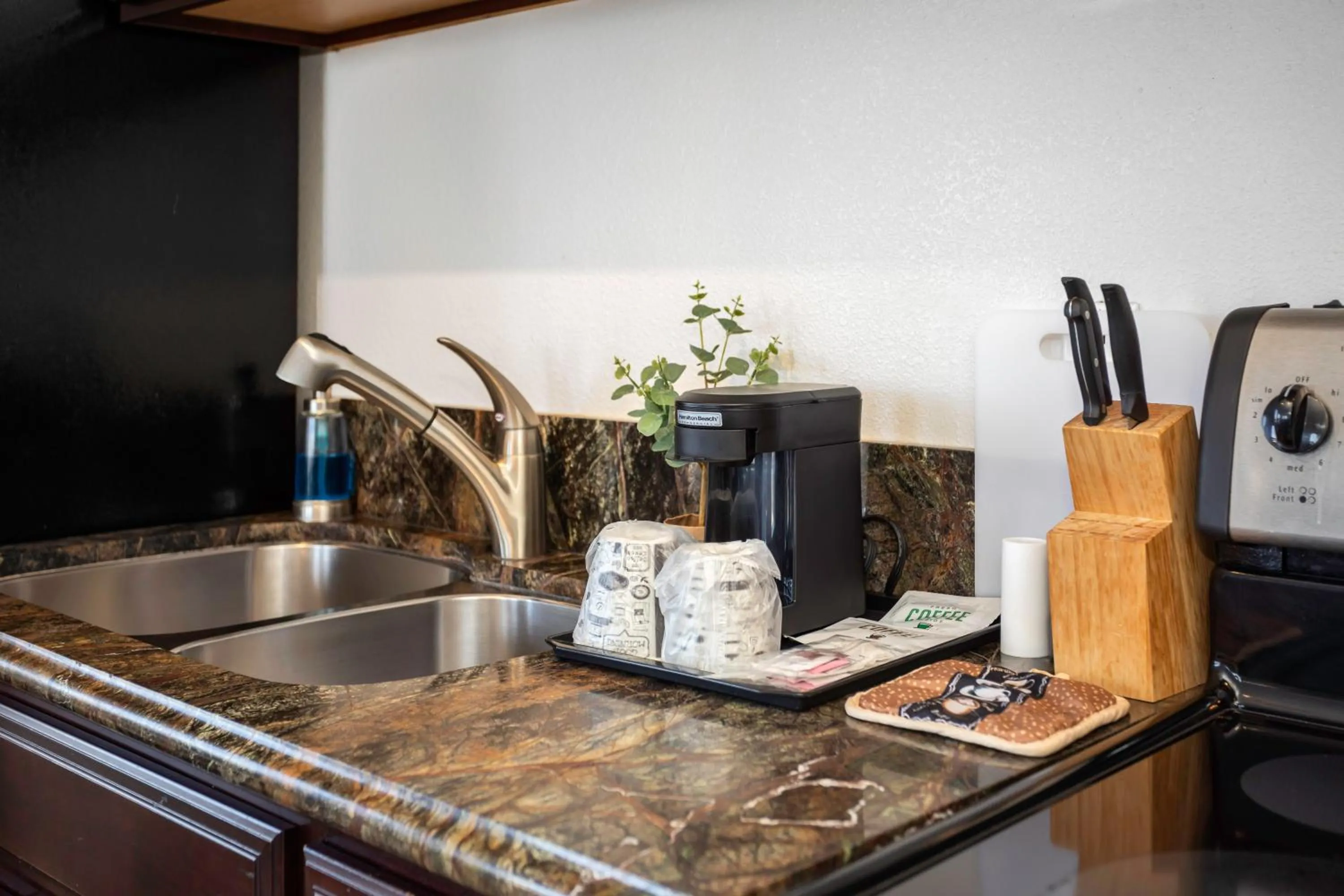 Coffee/tea facilities in The Hotel Oceanside