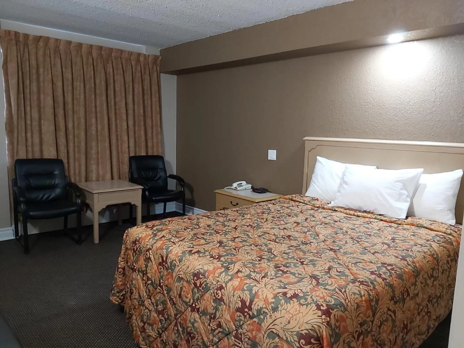 Bed in Arnprior Motor Inn