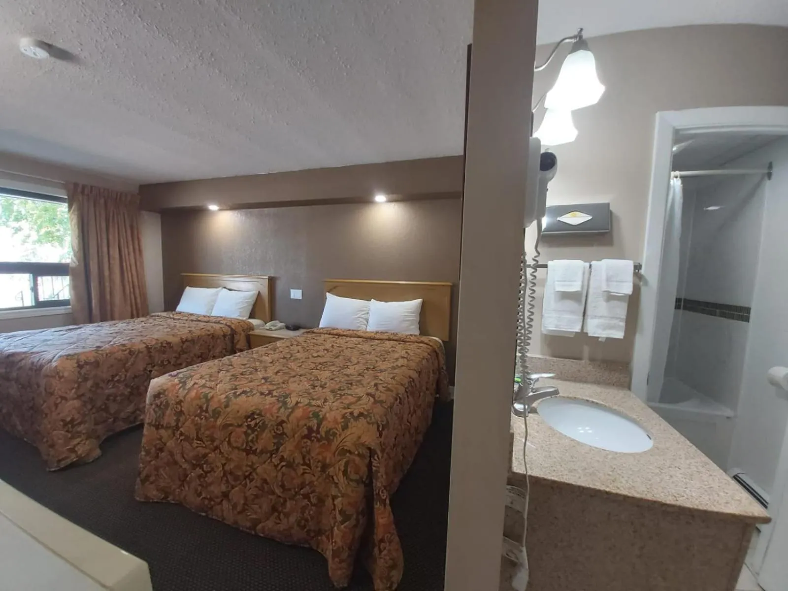 Bed in Arnprior Motor Inn