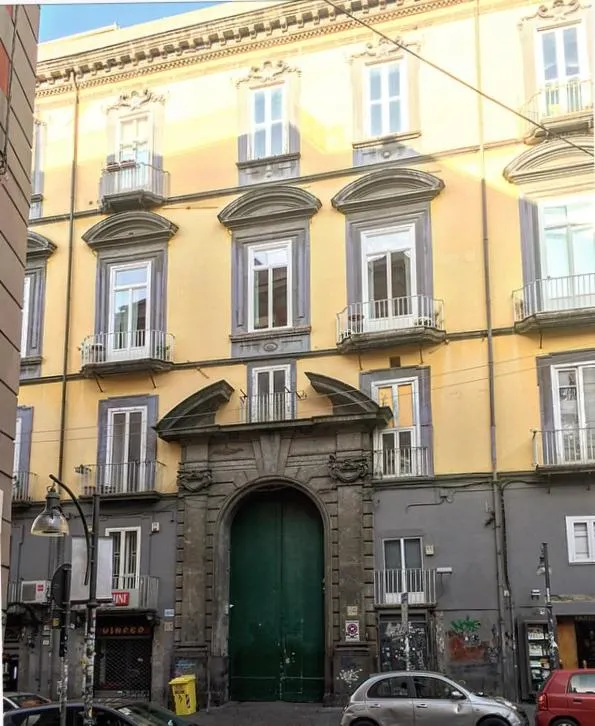 Facade/entrance in Mansarda Bellini 84