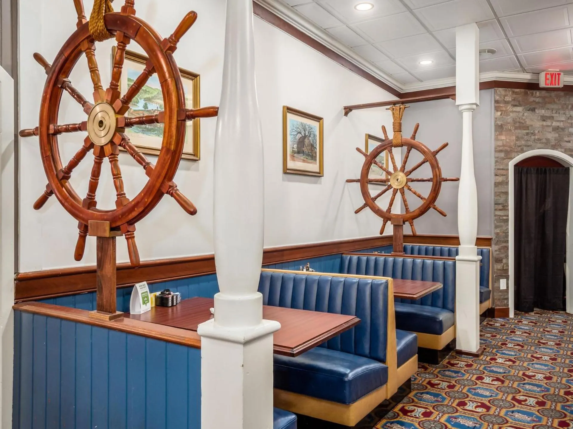 Restaurant/places to eat in Lafayette Hotel Marietta