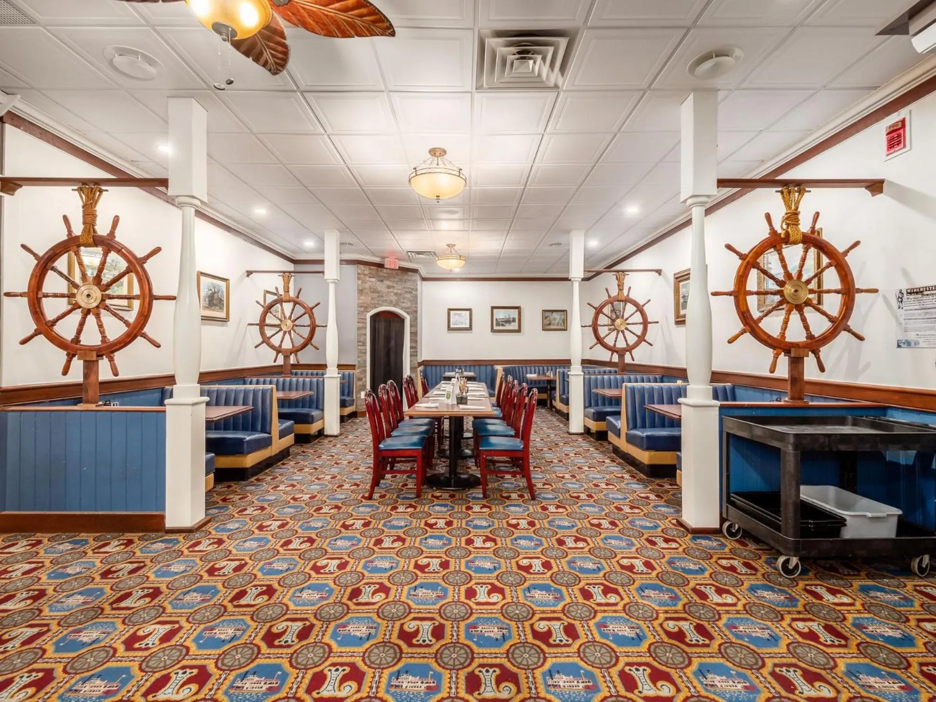 Restaurant/places to eat in Lafayette Hotel Marietta