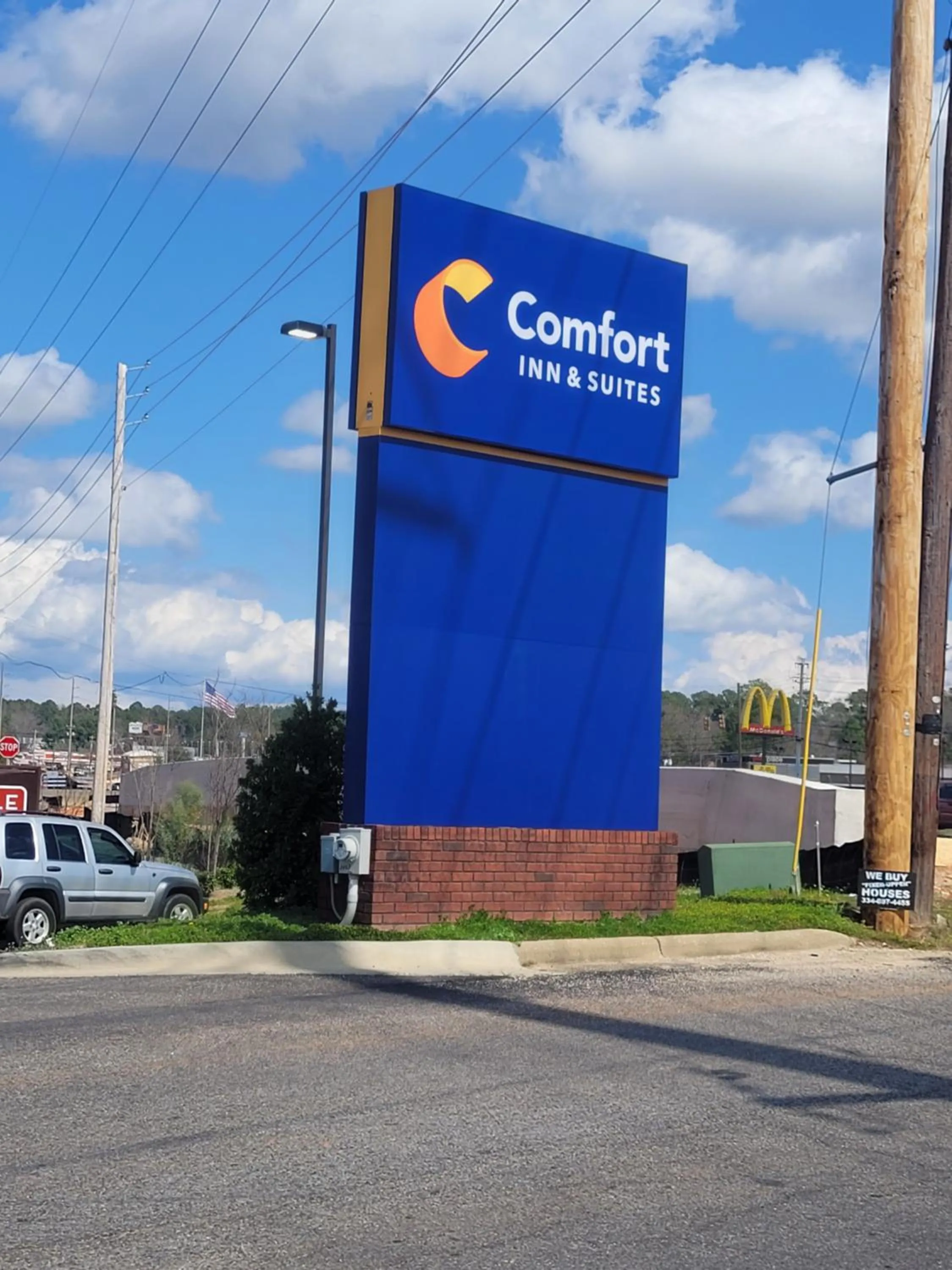 Property logo or sign in Comfort Inn & Suites