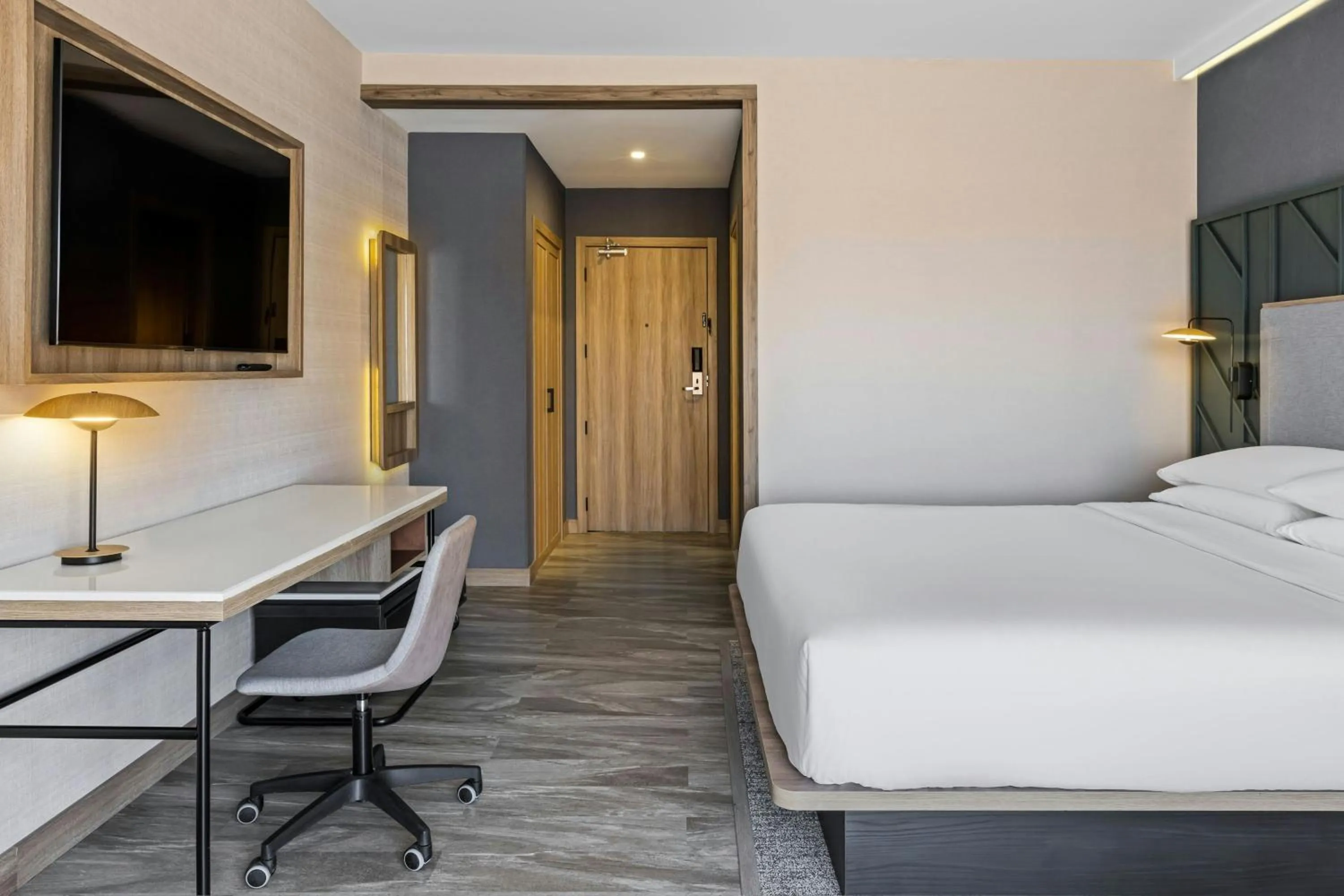 Photo of the whole room, Bed in Courtyard by Marriott San Jose Escazu